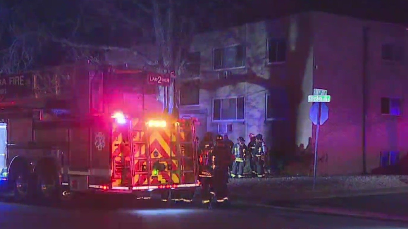 Aurora crews respond to 2-alarm fire in apartment building – FOX31 Denver