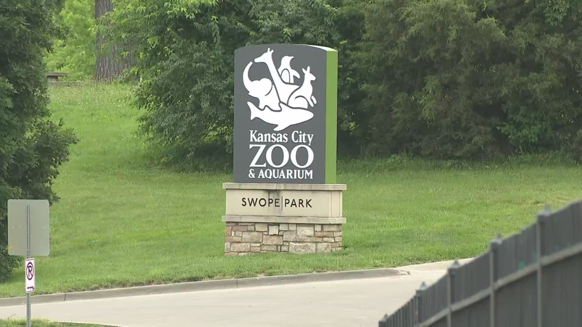 Police investigating vehicle thefts, car break-ins at Kansas City Zoo ...