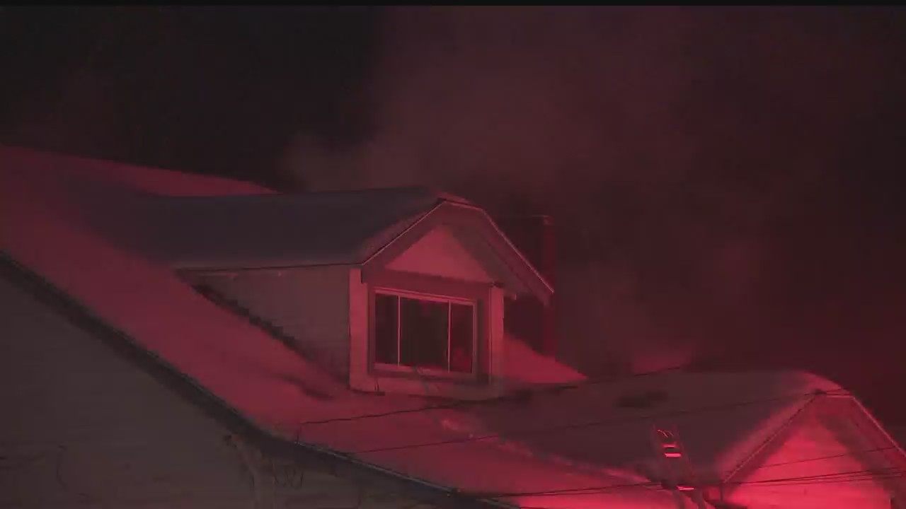 Crews battle fire on Youngstown’s South Side – WKBN.com