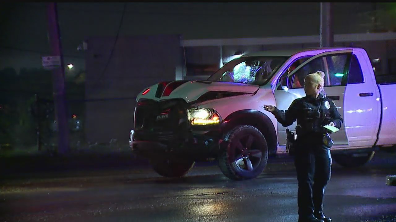 2 taken to hospital after 3-car crash in Youngstown – WKBN.com