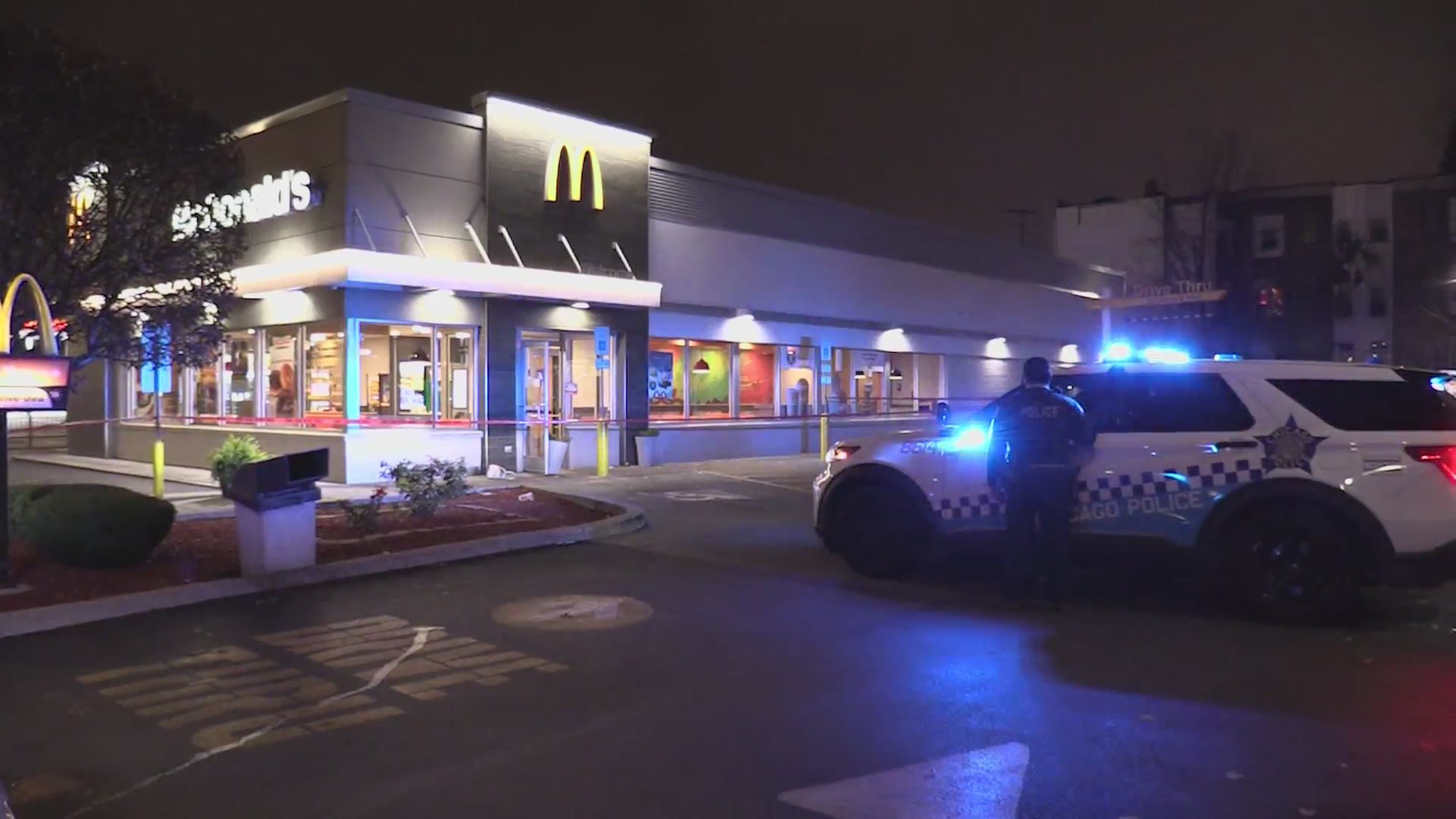 18-year-old man stabbed near McDonald’s on West Side – WGN-TV