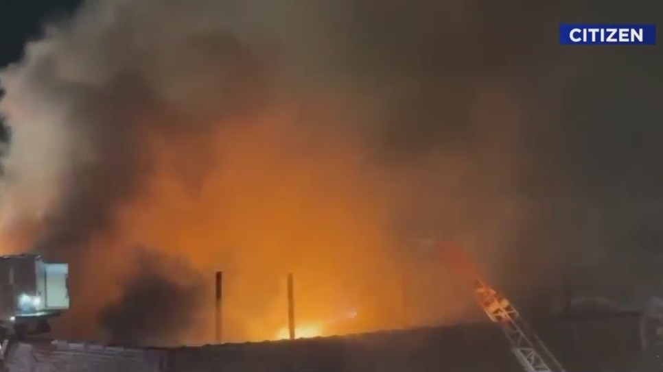 Fire erupts from roof of NYC apartment building – PIX11