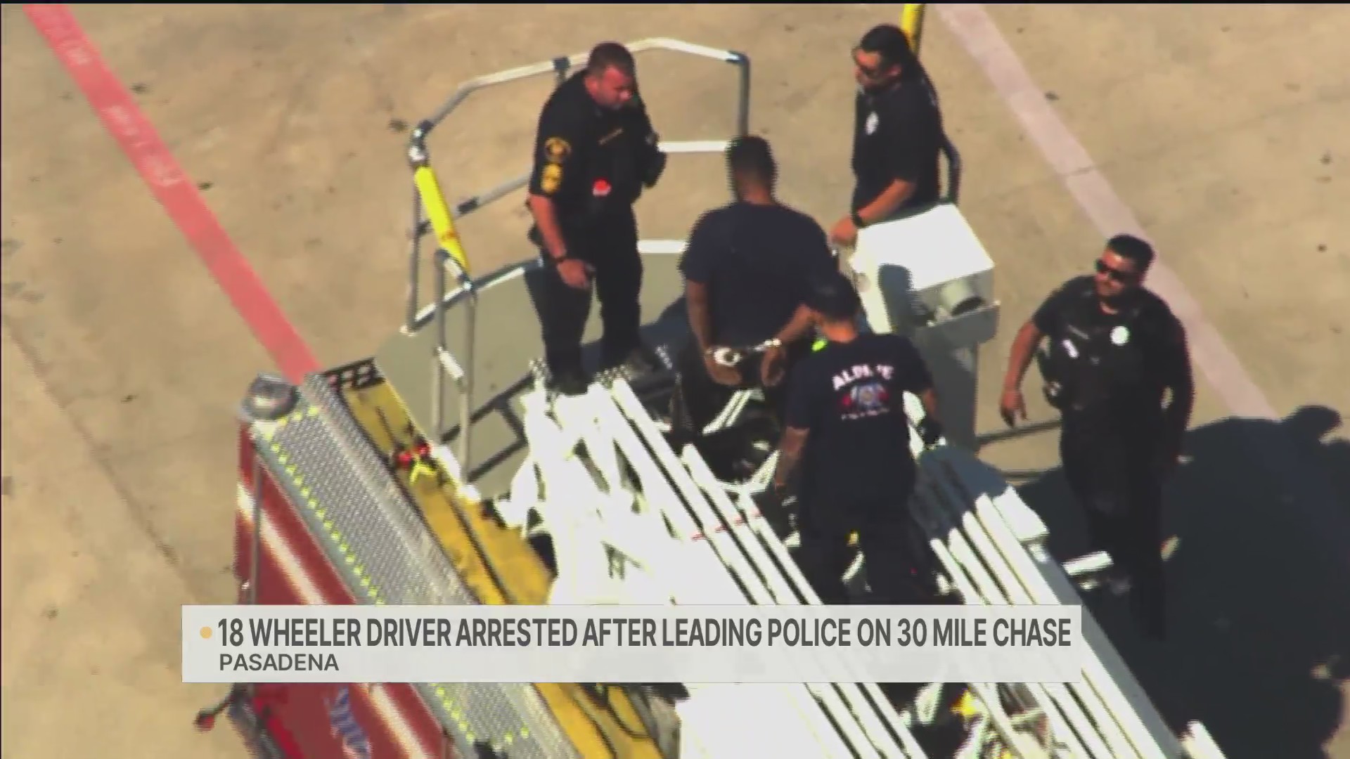 Police chase ends with man clinging to trailer of 18-wheeler – CW39 Houston