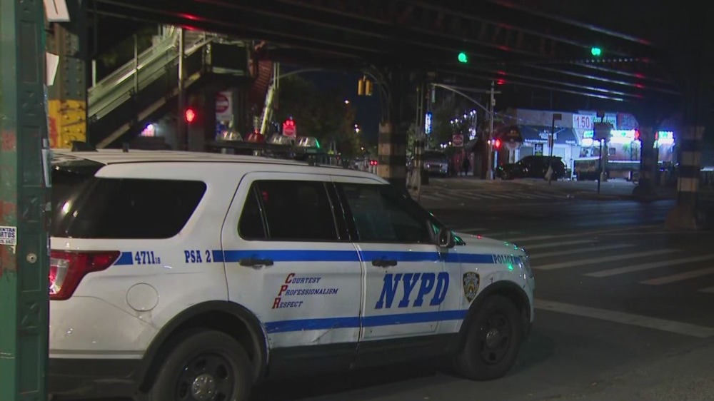 Man shot, killed inside Bronx apartment building: NYPD – PIX11