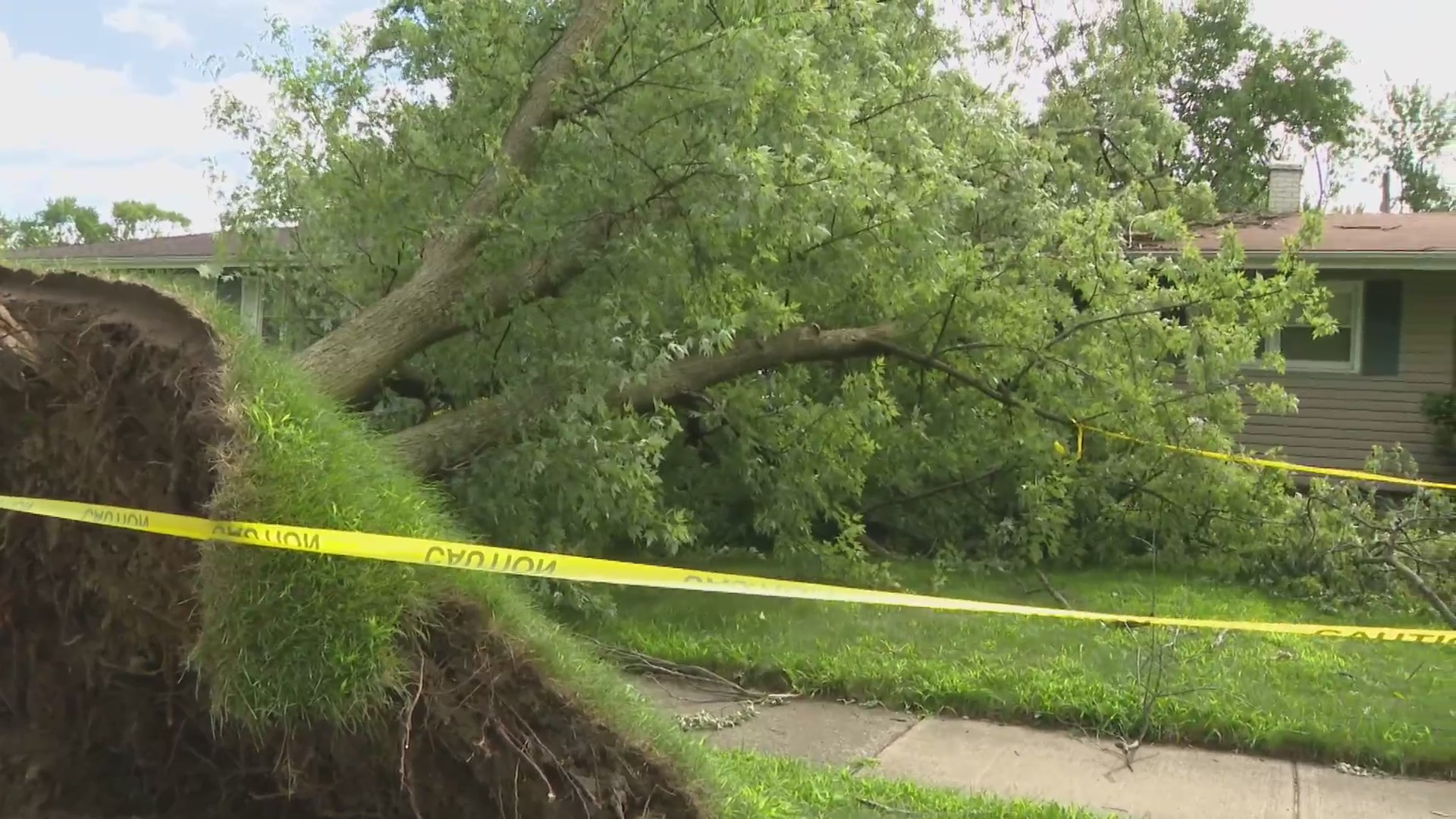 Thousands in south suburbs remain without power following Monday’s ...