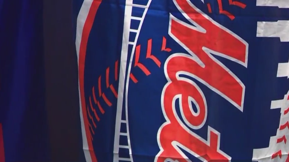 Fans rally to support New York teams PIX11