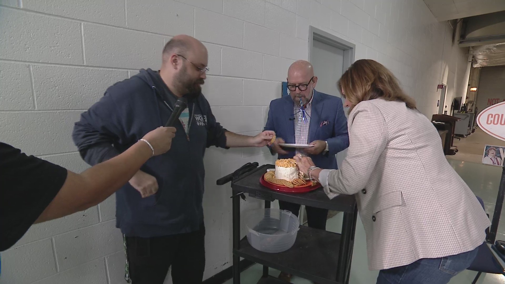 Robin Craig Reece Courtesy Desk: Robin makes special dish for Stagehand Reece after he ...