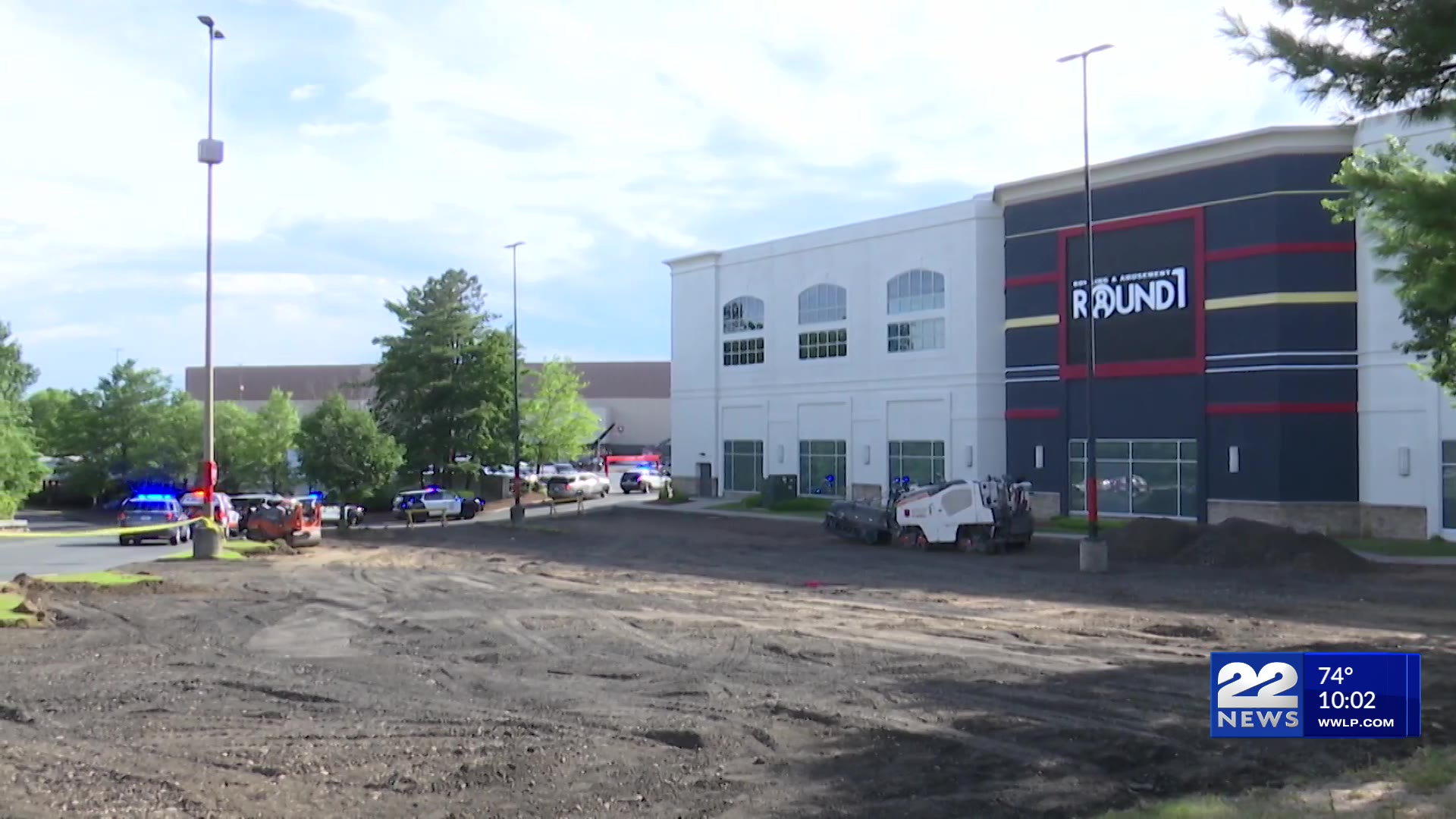 Locals voice concerns as Holyoke Mall reopens after shooting - WWLP