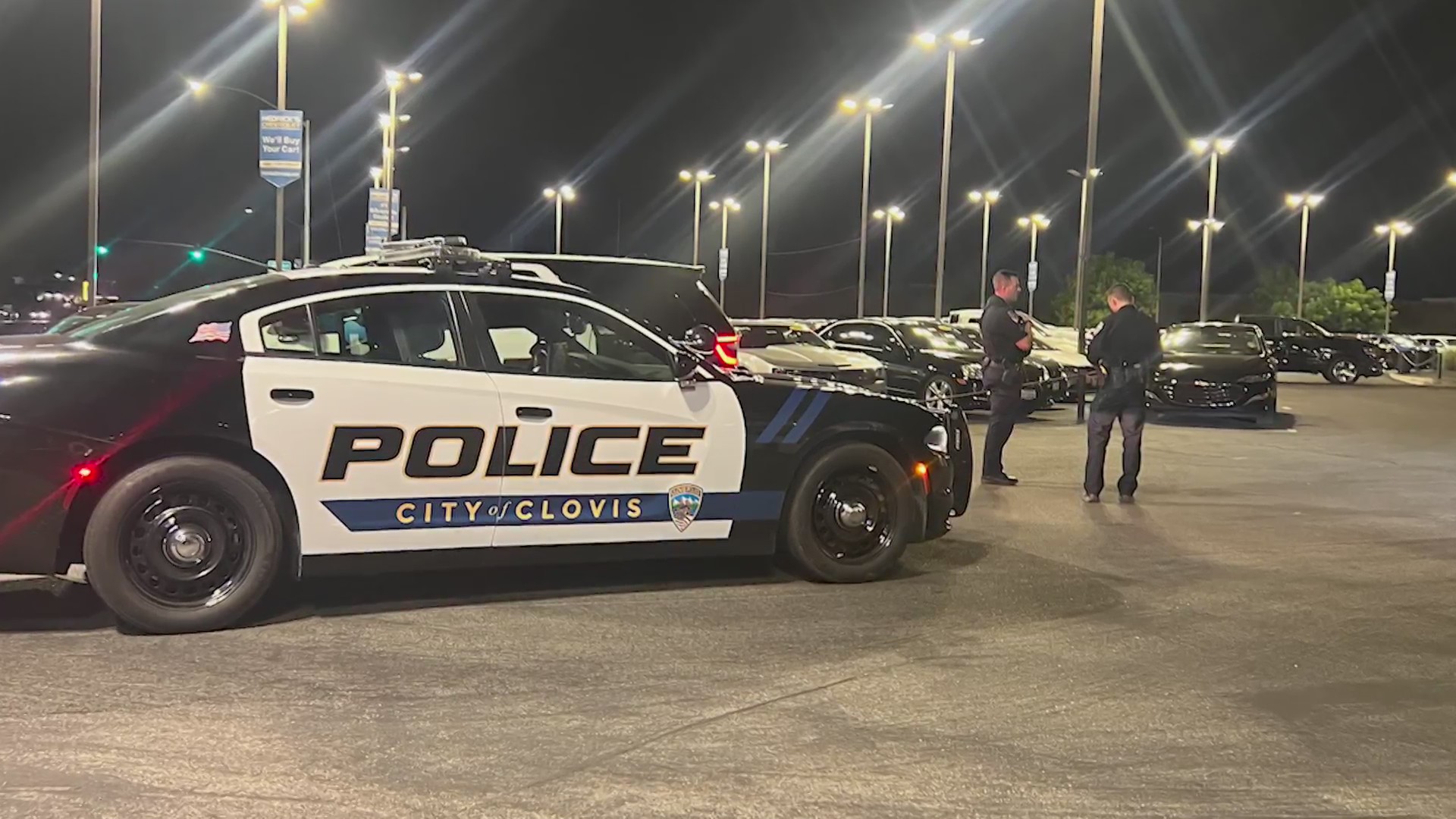 Passenger flees moving vehicle in Clovis, driver on the run – CBS47 and ...