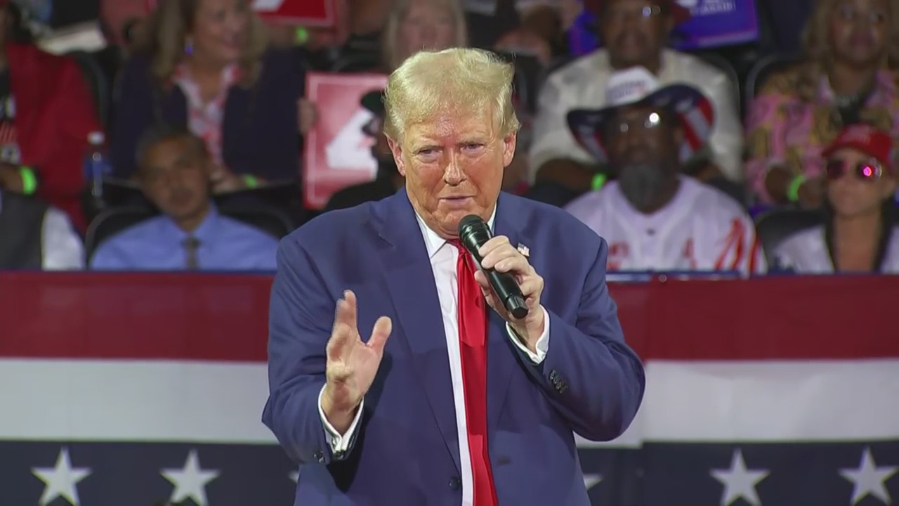 Donald Trump speaks at town hall in Flint – WOODTV.com