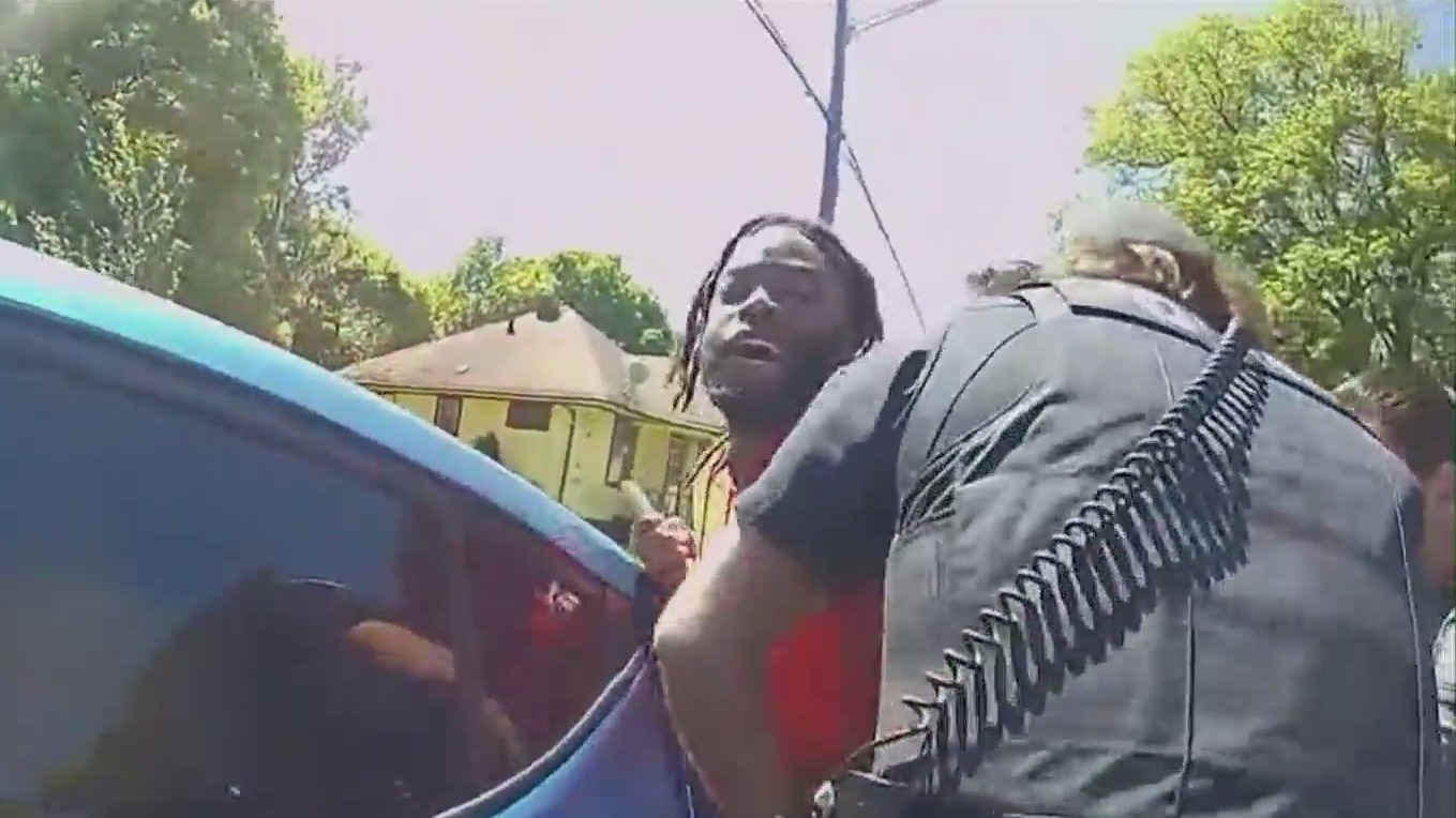 Rochester police release body camera video of Dale Street traffic stop ...