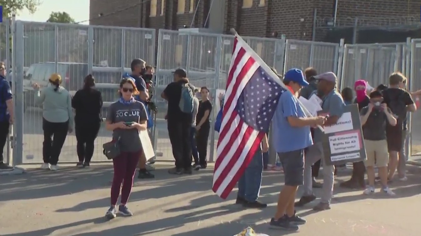 Woman shot in Chicago after trying to run down federal agents: DHS ...