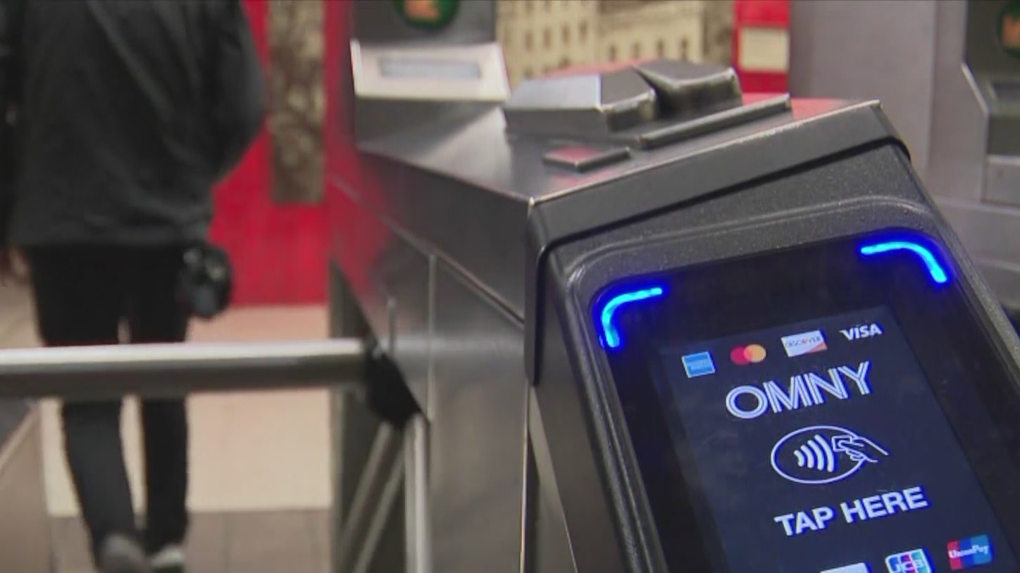 MTA employee attacked by fare evaders in Brooklyn: NYPD – PIX11