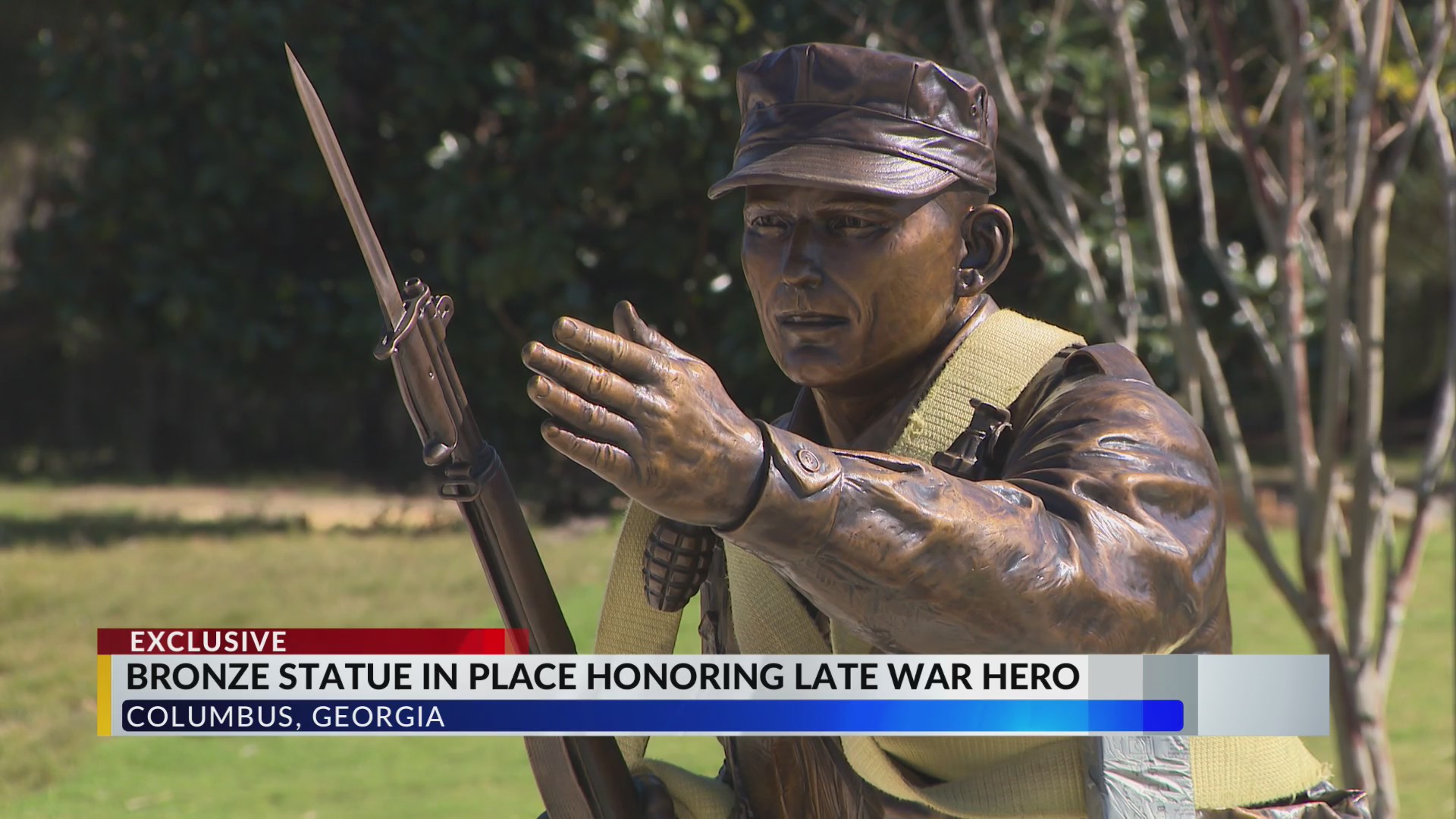 Jeannie Puckett gets preview of statue of Col. Ralph Puckett that will