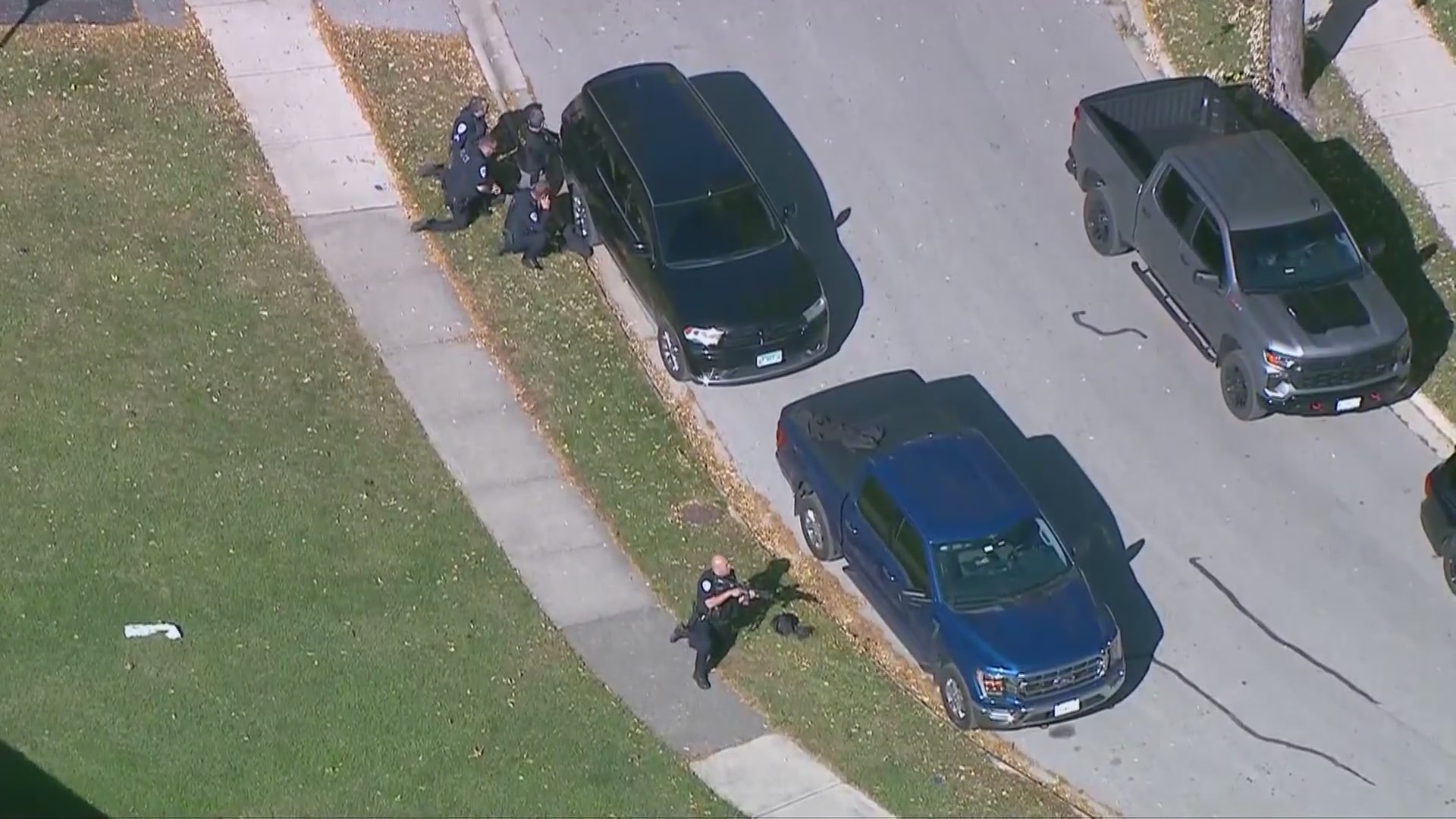 Suspect in custody after shooting at officers from inside Addison home ...