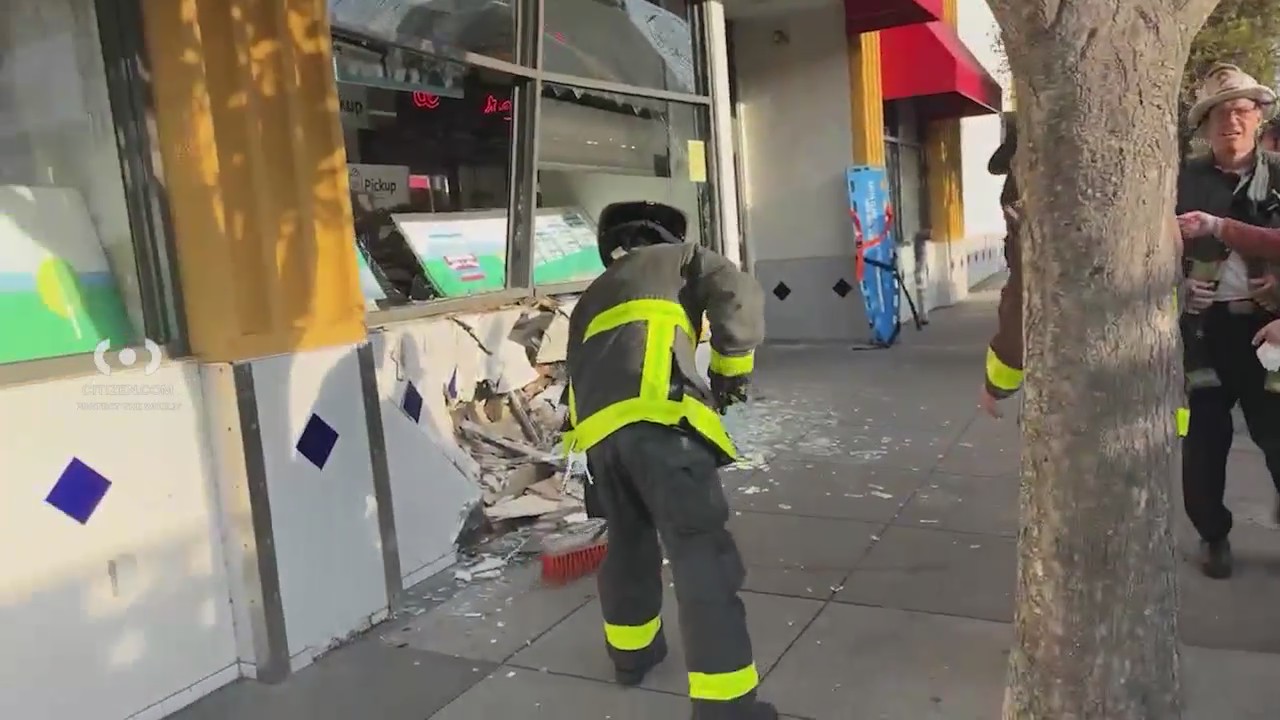 Car crashes into West Portal Walgreens – KRON4