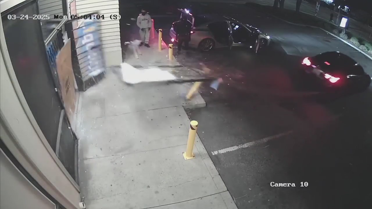 Thieves chain door to vehicle to break into San Jose liquor store – KRON4