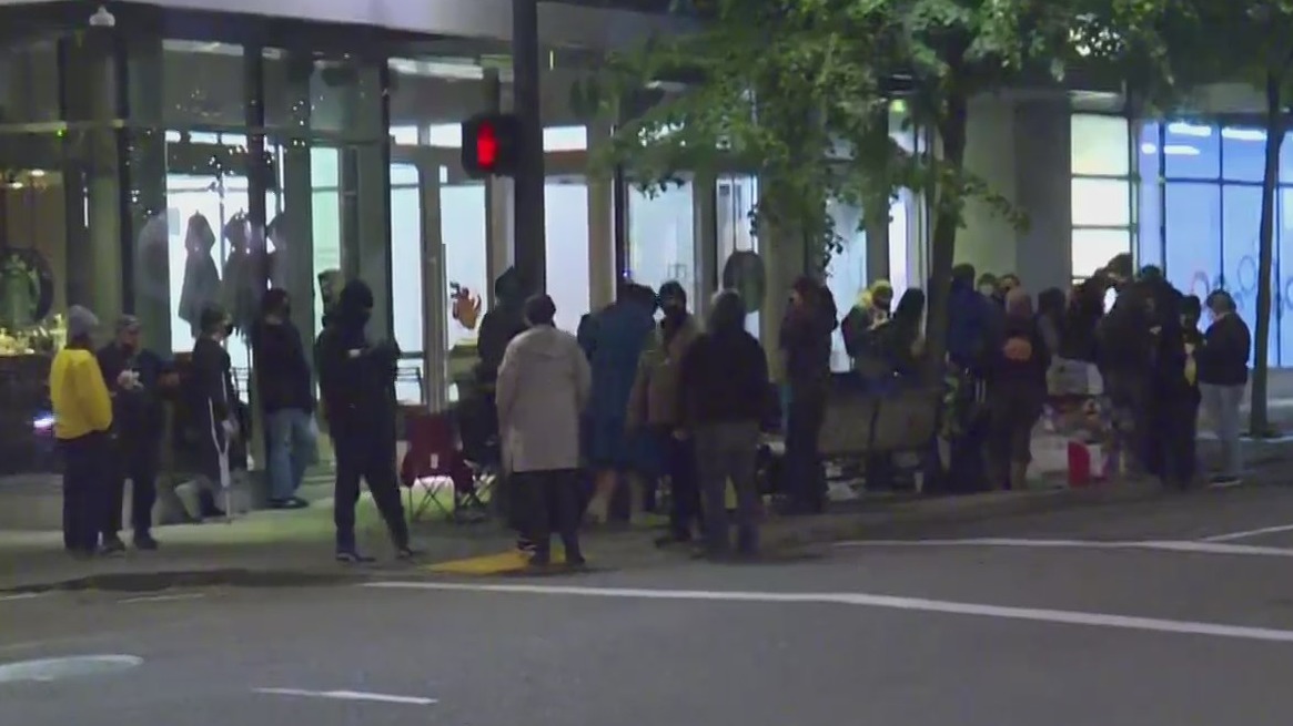 Portland Riot Police Precinct Group greets apparent protesters released from Portland police precinct ...
