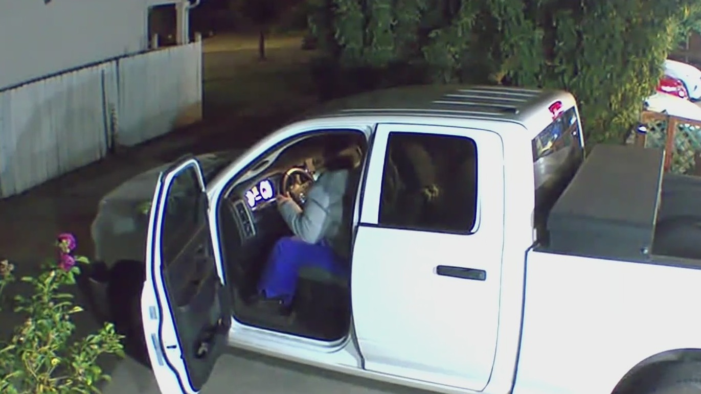 Vancouver police seek suspects in early morning car prowling spree ...