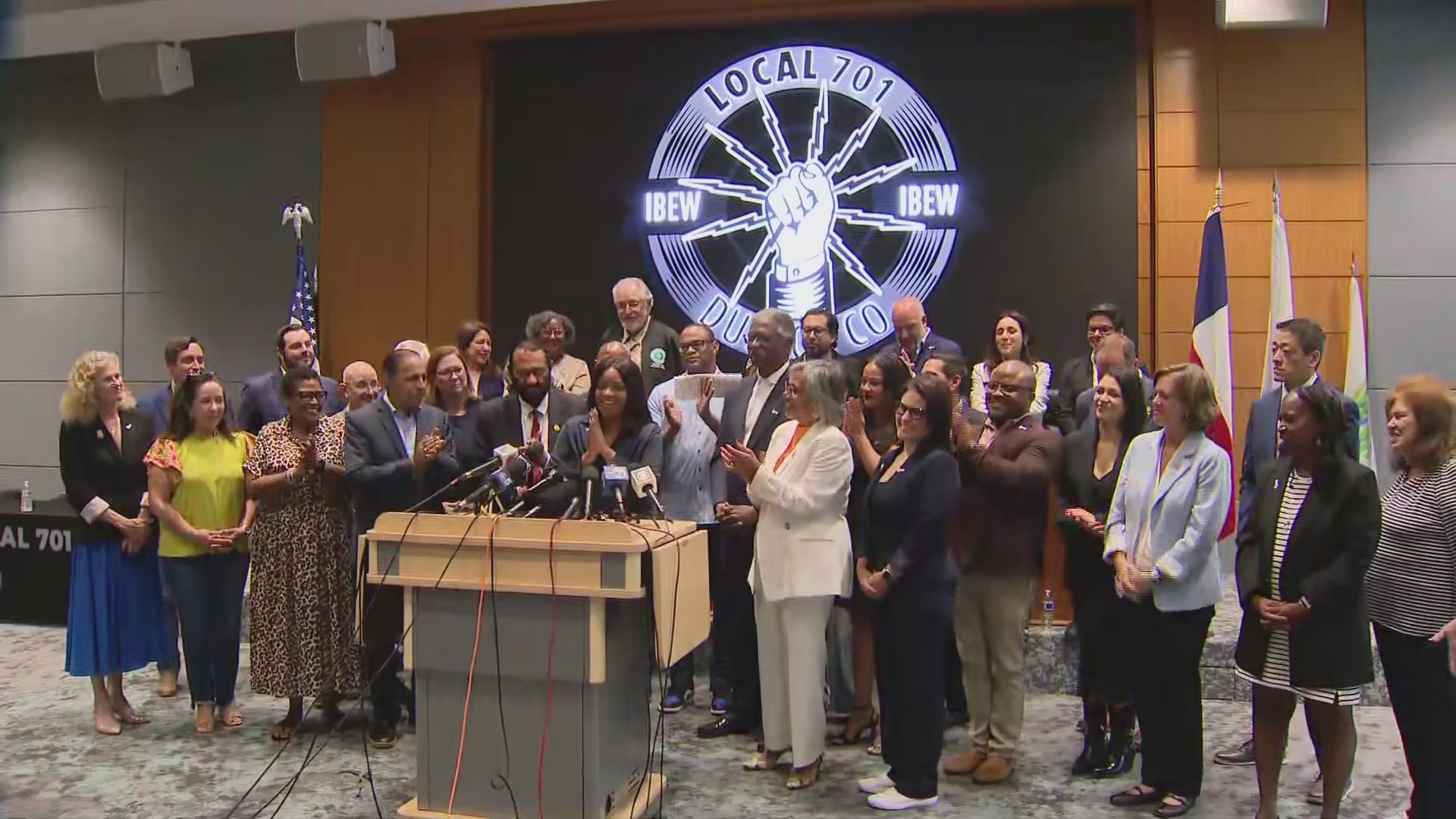 Texas Democrats to remain in Illinois for a second night to prevent ...