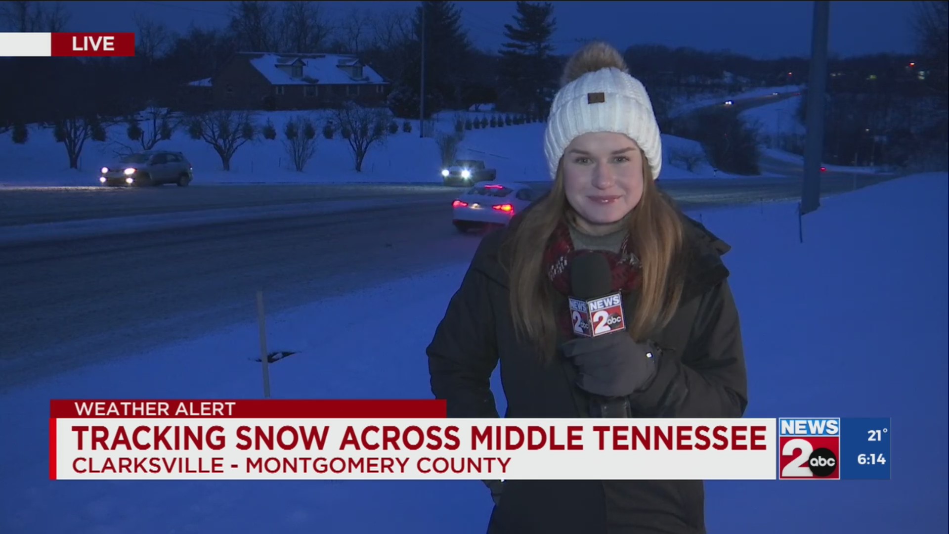 Snowy conditions on Tiny Town Road in Clarksville, TN – WKRN News 2