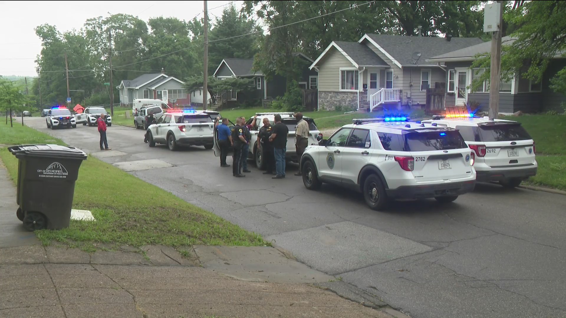 Unmarked police SUV stolen, suspect arrested after Des Moines chase ...