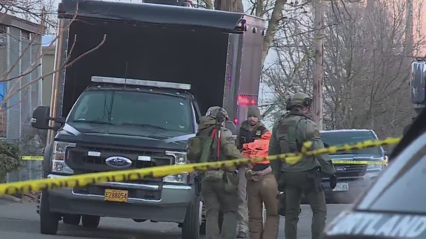 Suspect arrested after standoff in SE Portland – KOIN.com