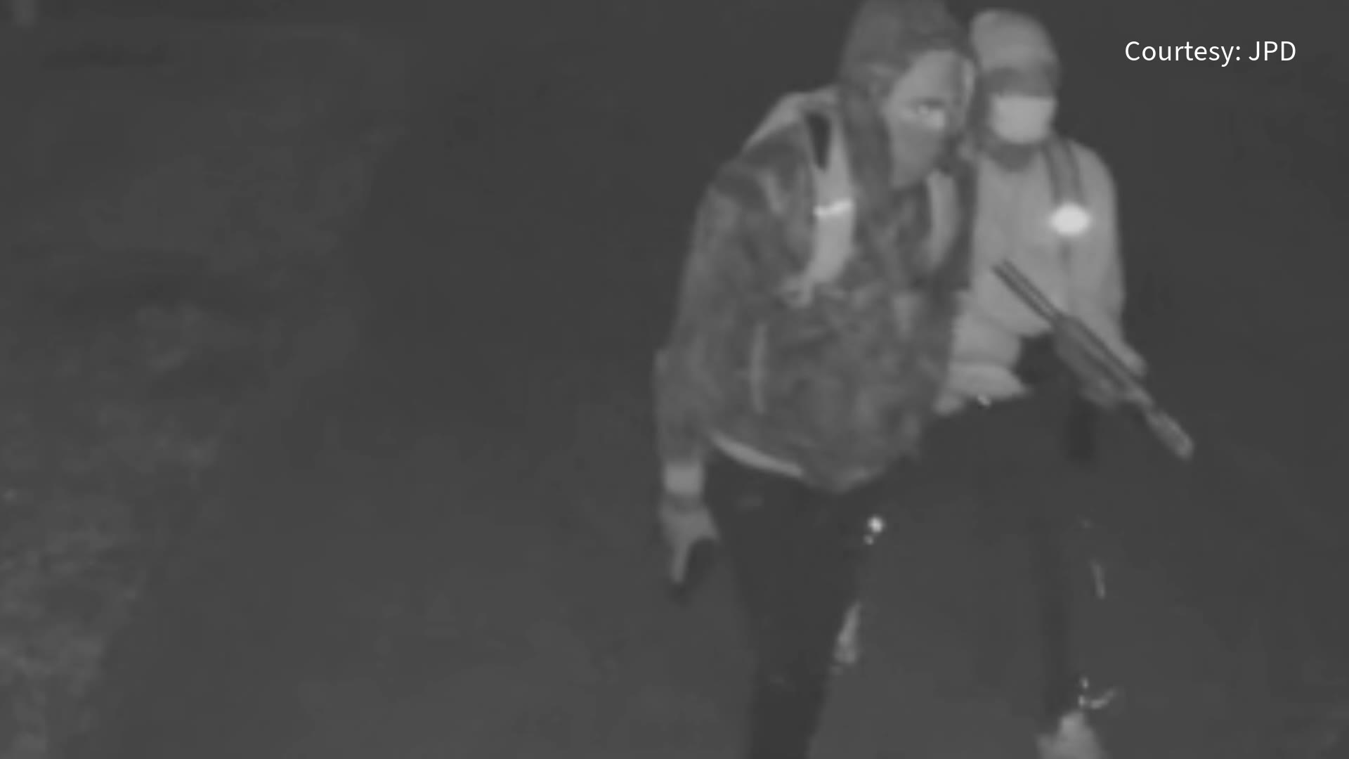 Five suspects carrying assault rifles wanted for Jackson auto ...