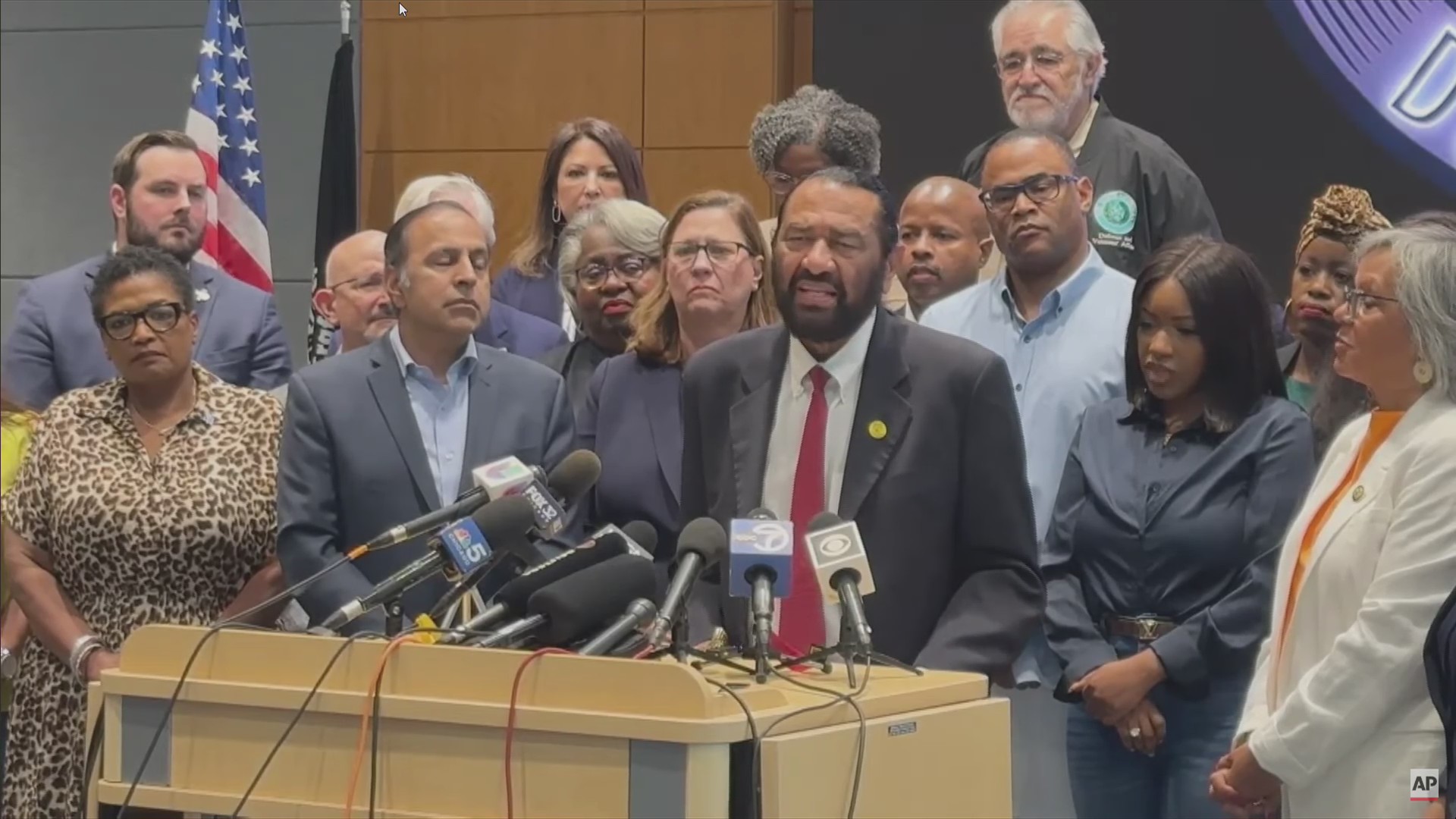 Breaking Quorum: Texas Democrats speak out in Illinois over ...