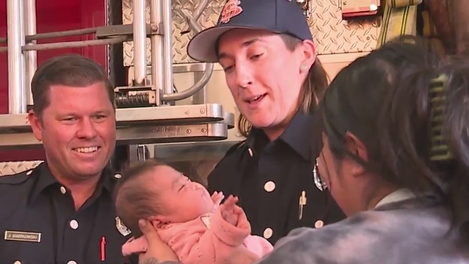 Family reunites with Sacramento firefighters who helped deliver ...