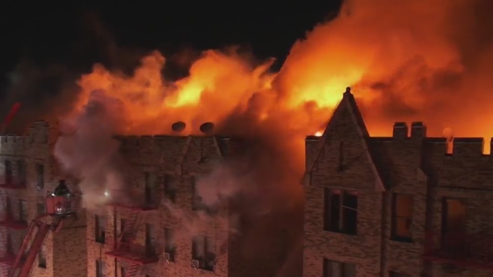 3 people injured in massive Bronx apartment fire: FDNY – PIX11