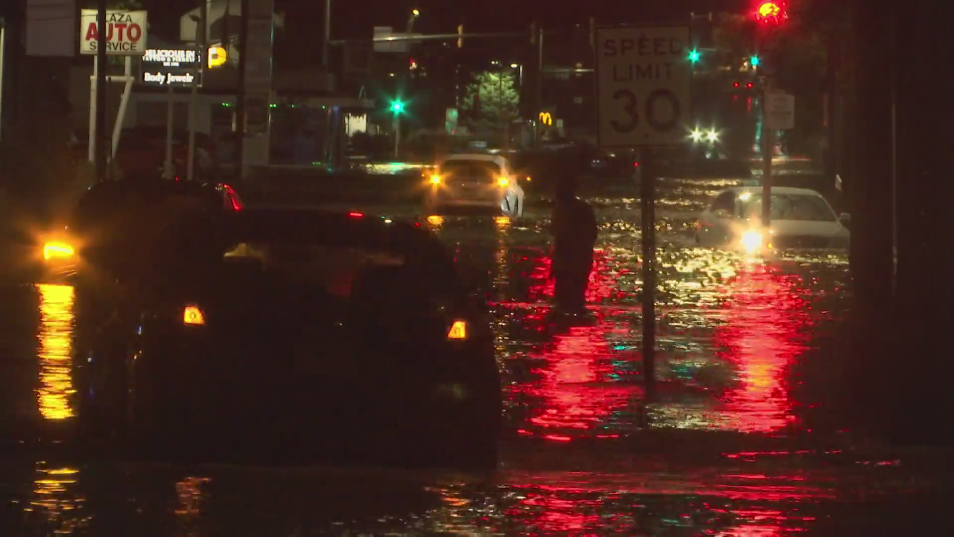 Flash flooding closes roads, strands cars in Rockford – MyStateline ...