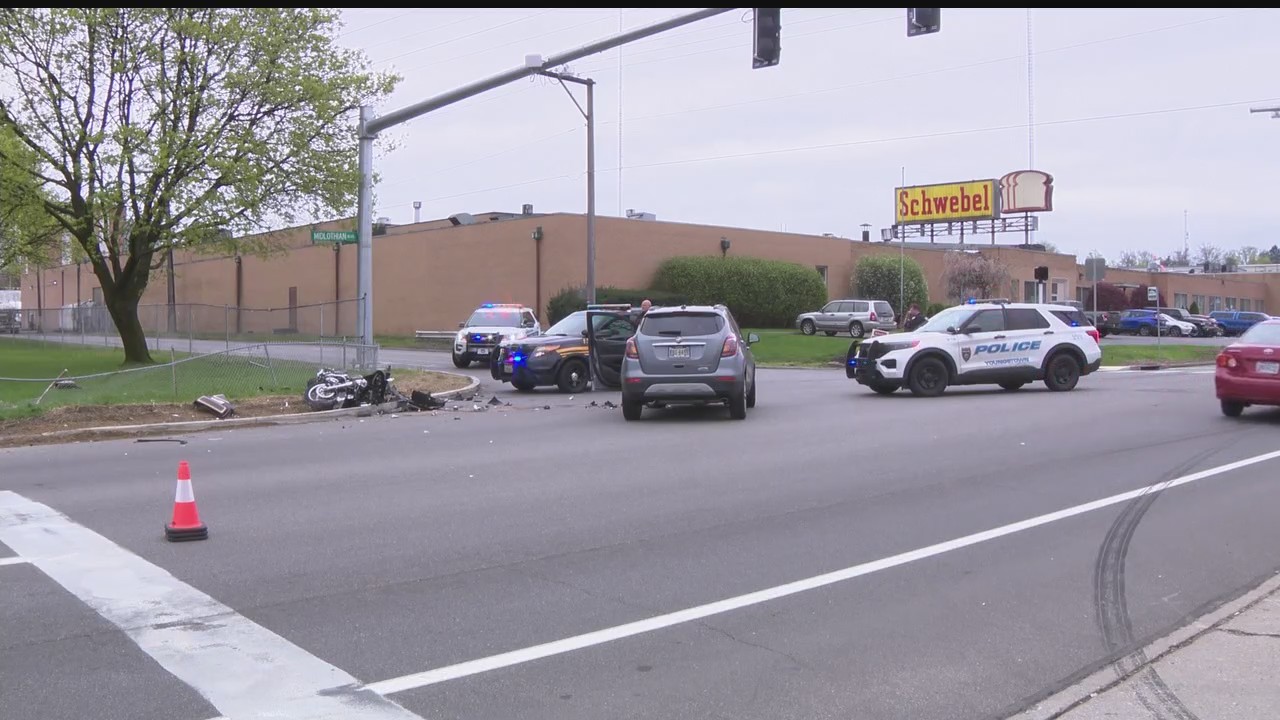 2 sent to hospital after crash with car and motorcycle in Youngstown ...