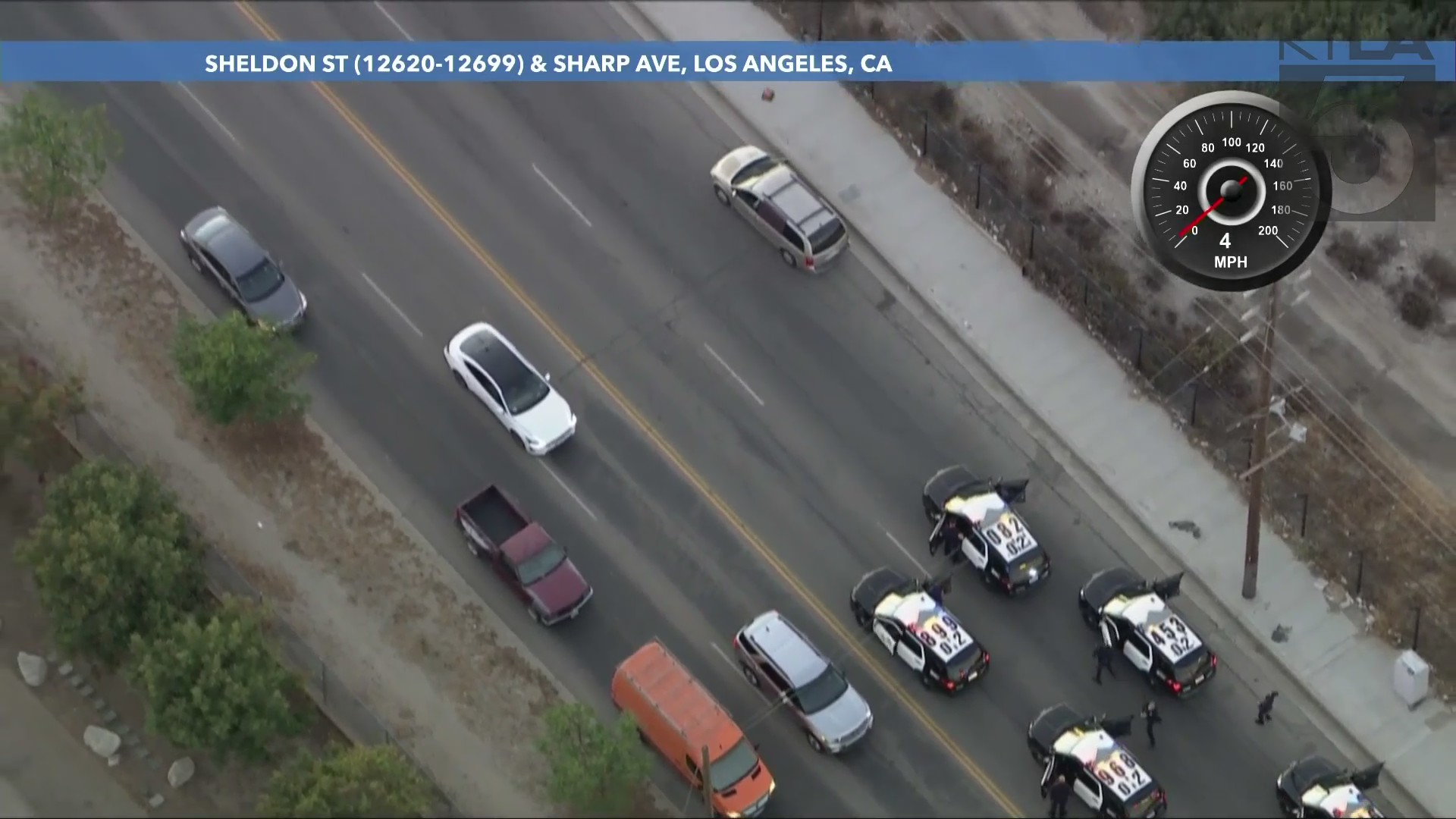 Los Angeles police in pursuit of alleged shooting suspect – KTLA