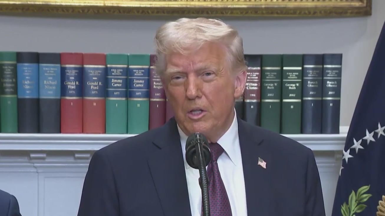 Atlantic leak: Trump claims no knowledge of war plans group chat
