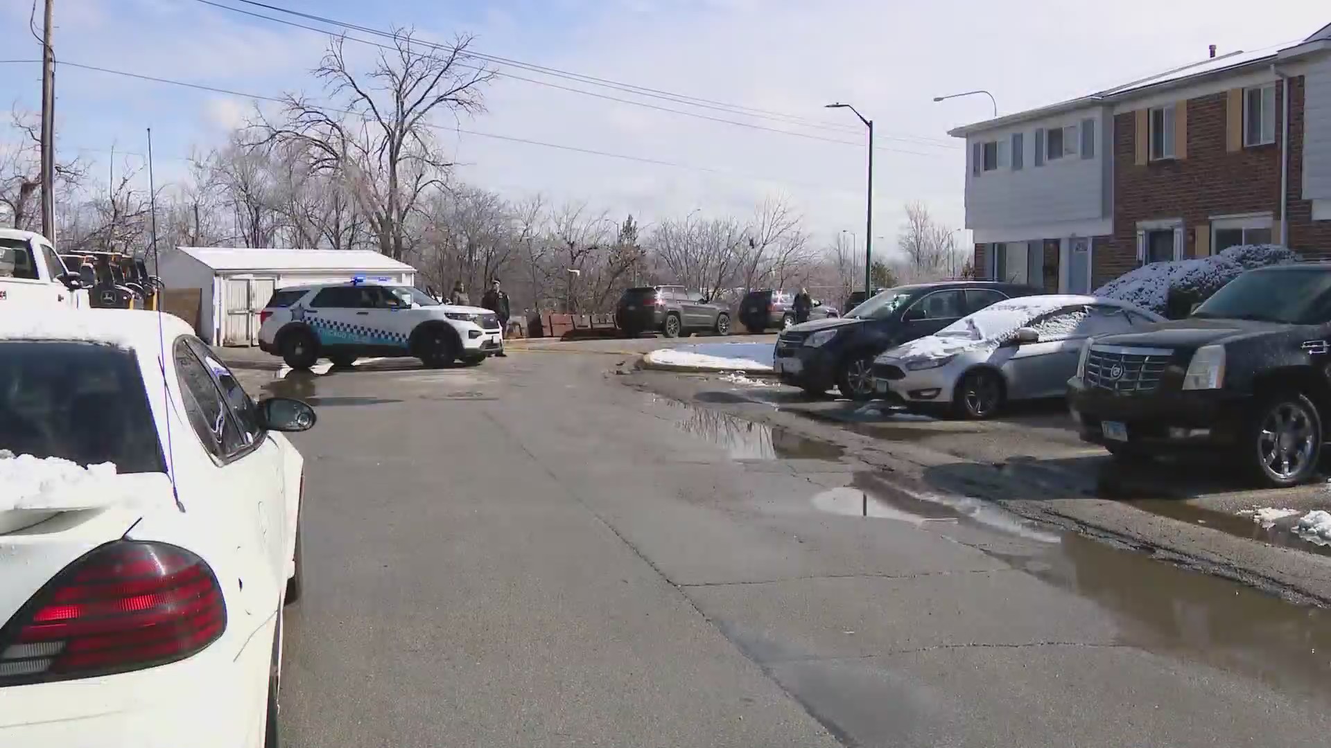 Man shot by Chicago police in Pullman dies – WGN-TV