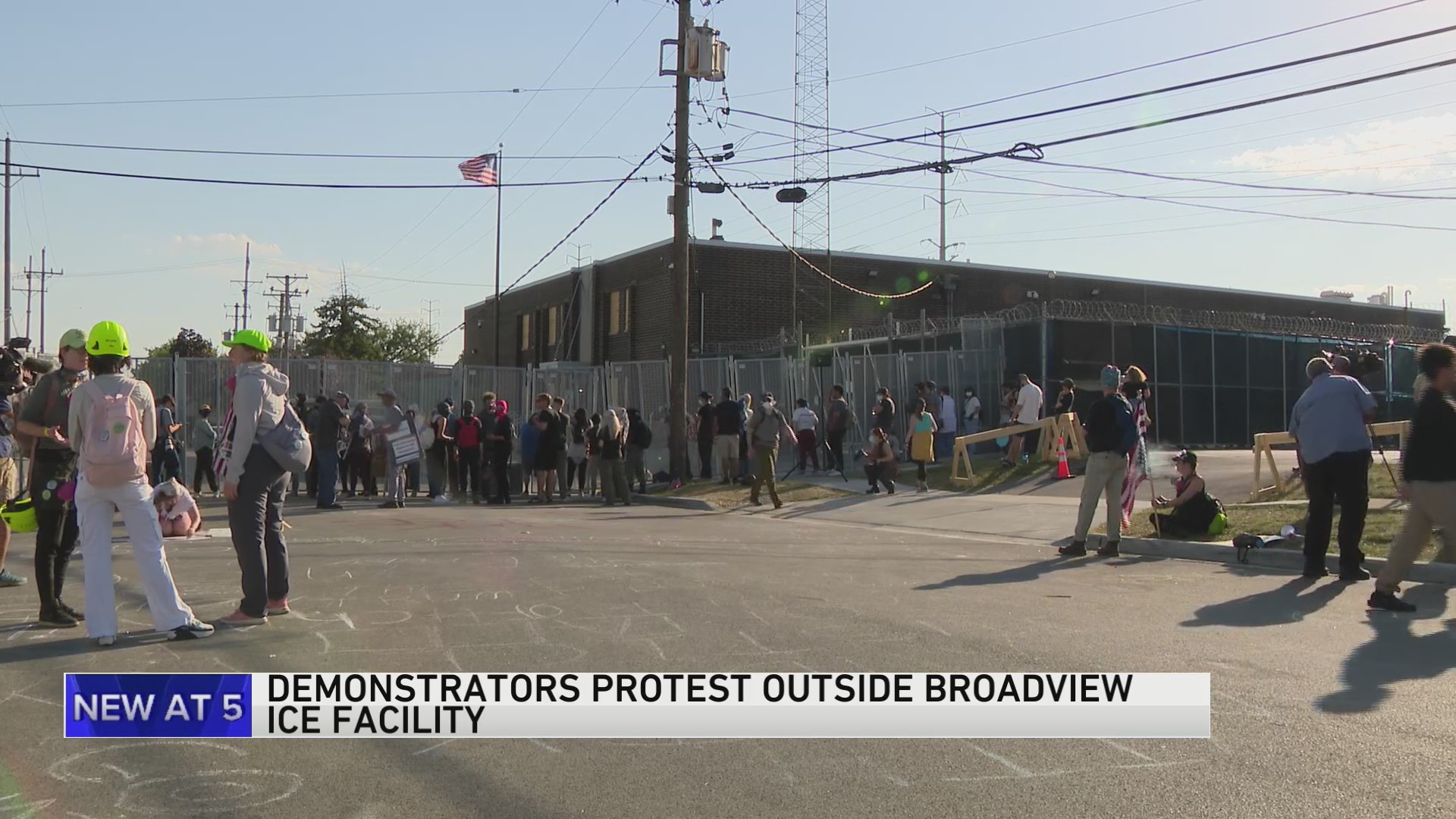 Protesters rally at ICE facility in Broadview amid growing tensions ...