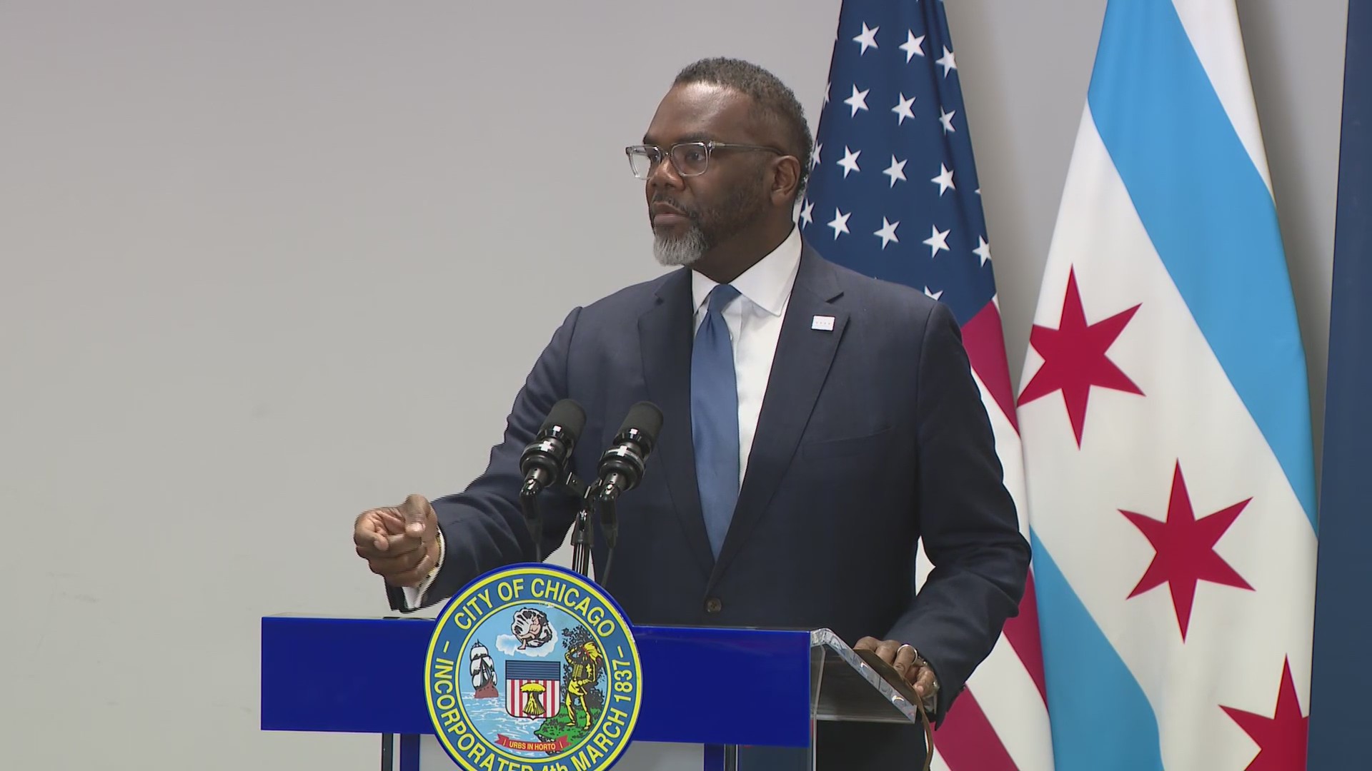 Mayor Johnson defends corporate head tax proposal for Chicago’s budget ...