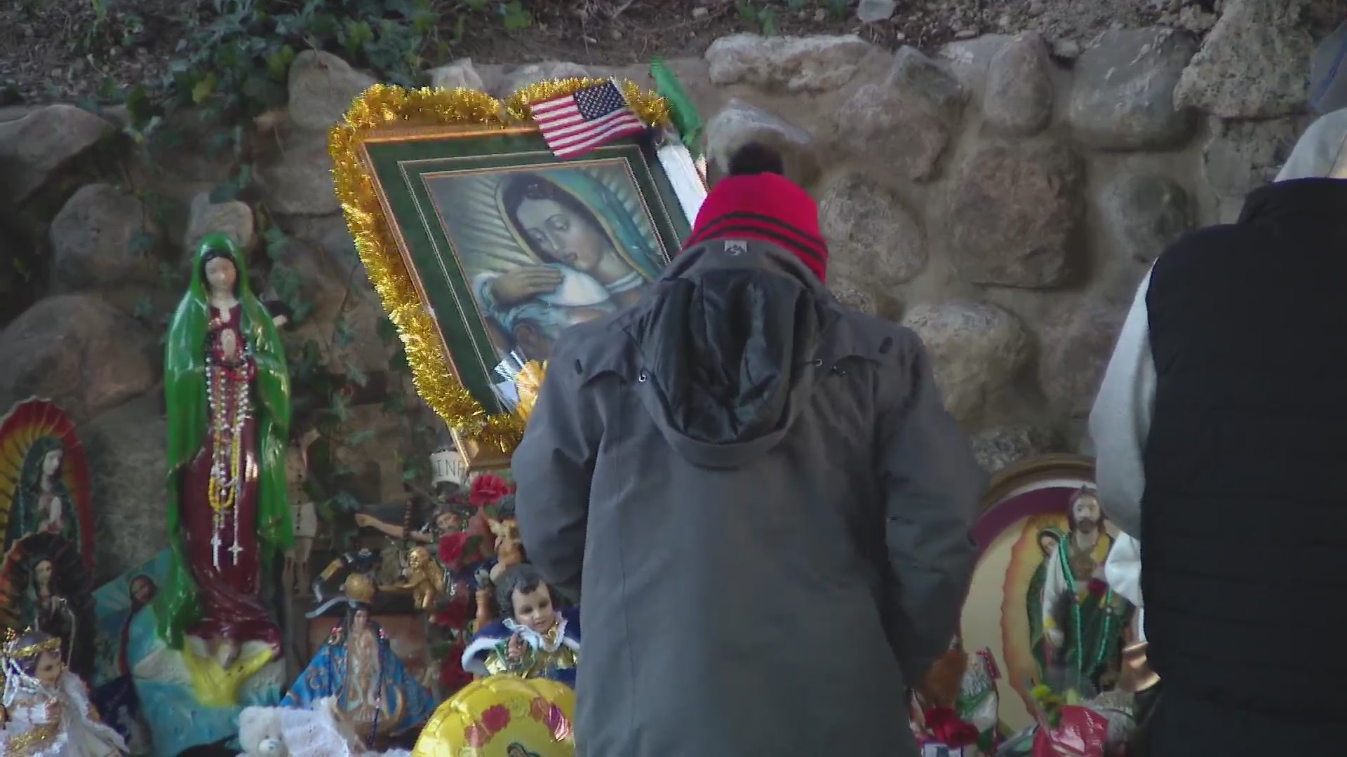 Thousands of Catholics come to Des Plaines to mark Feast of Our Lady of ...
