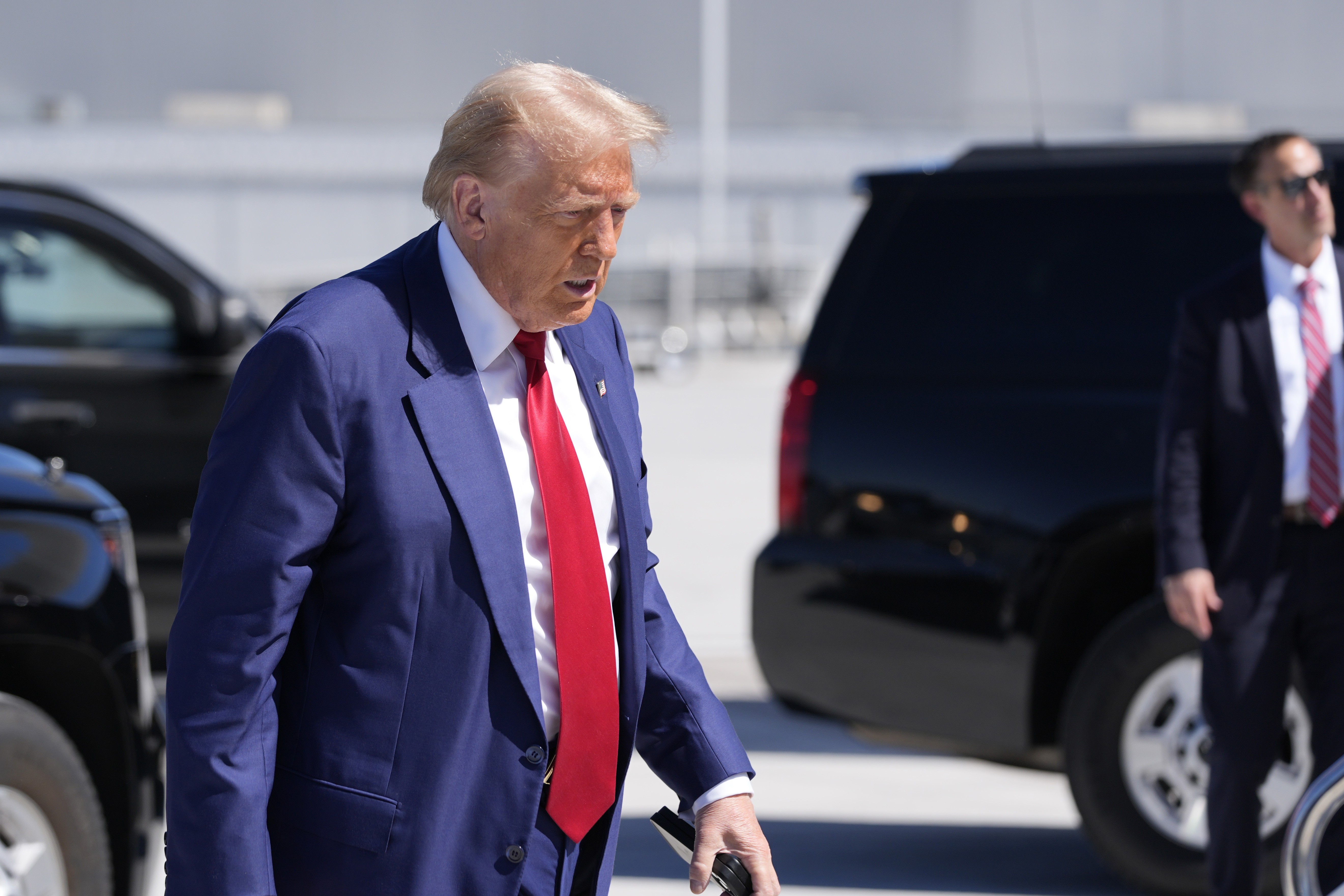 Trump shooting suspect detained by FBI WTRF