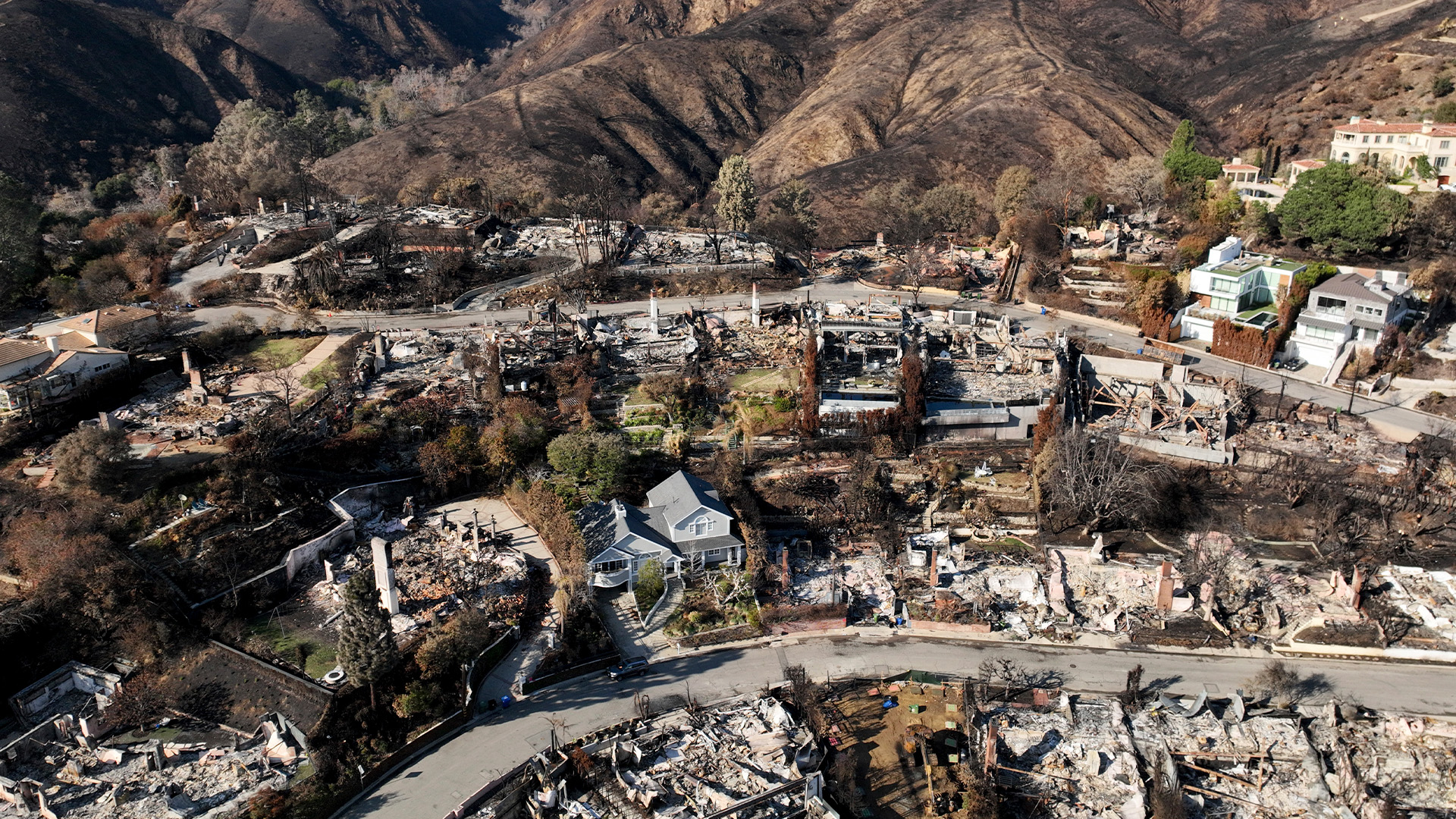 The Rebuilding Begins: Salt Lake City'S Main Street After The Fire. - q82wq20