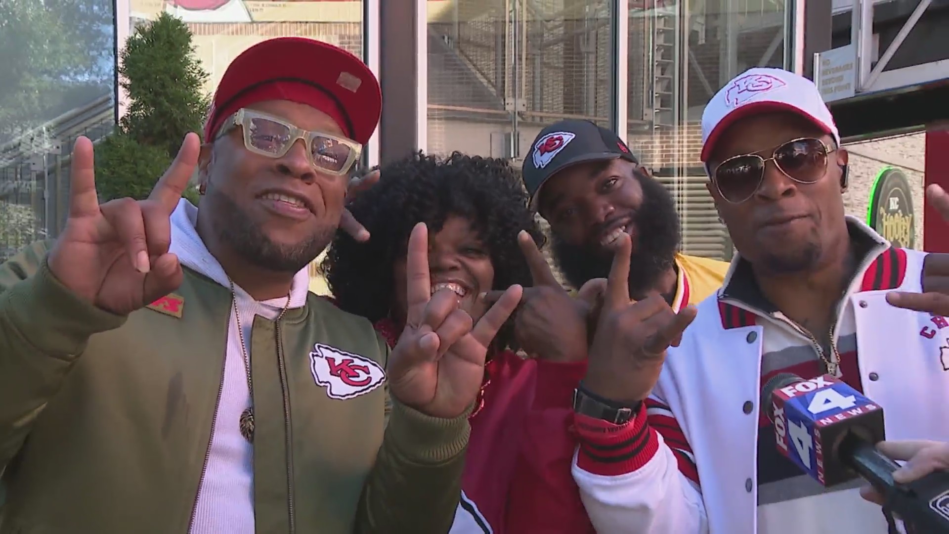 Fans react to massive Kansas City Chiefs win vs. rival Raiders – FOX 4 ...