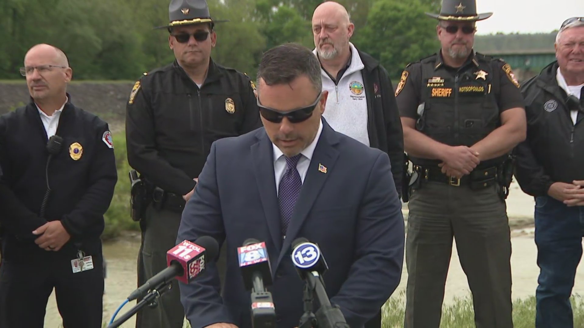 Child missing after hit by train, 2 women killed – Fox 8 Cleveland WJW
