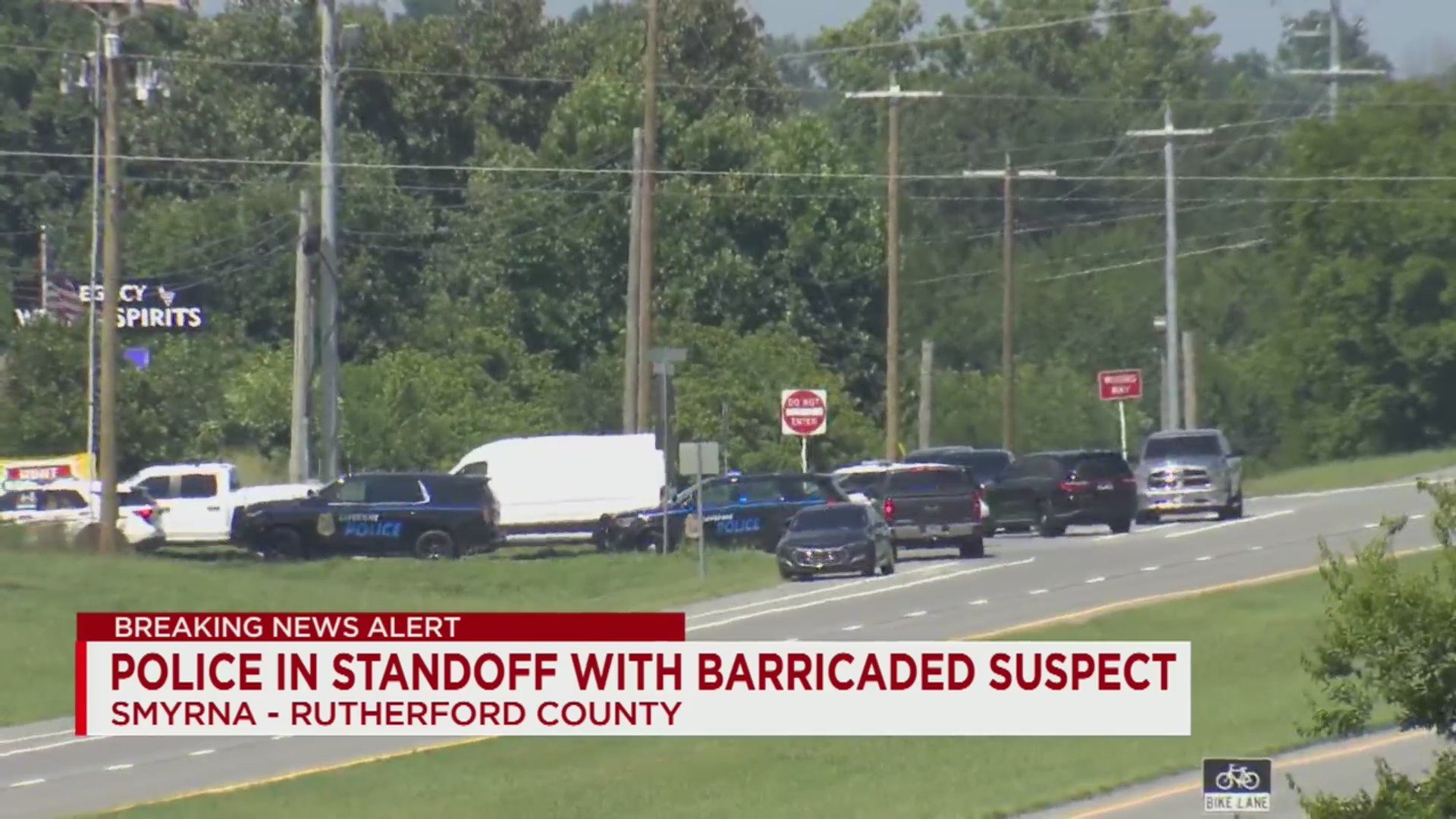 Police in standoff with barricaded suspect in Smyrna – WKRN News 2