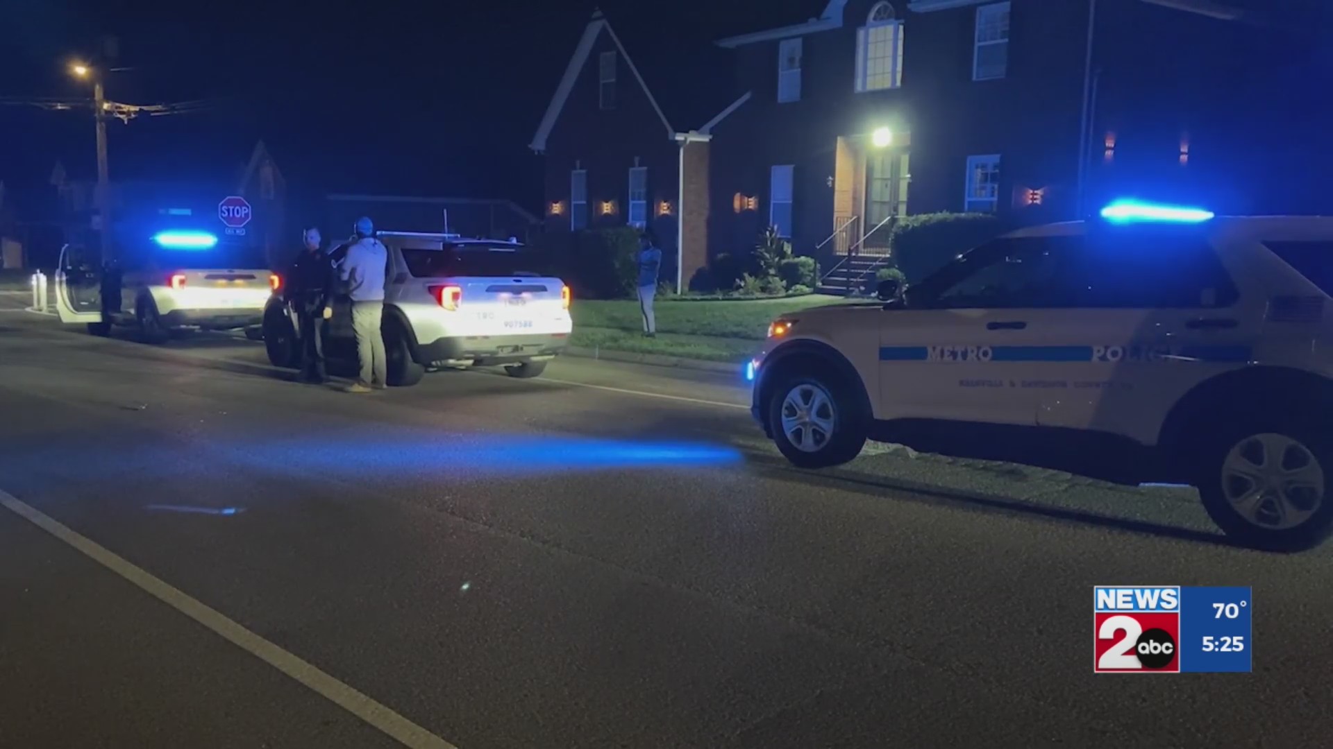Metro police car hit by stolen vehicle suspect – WKRN News 2