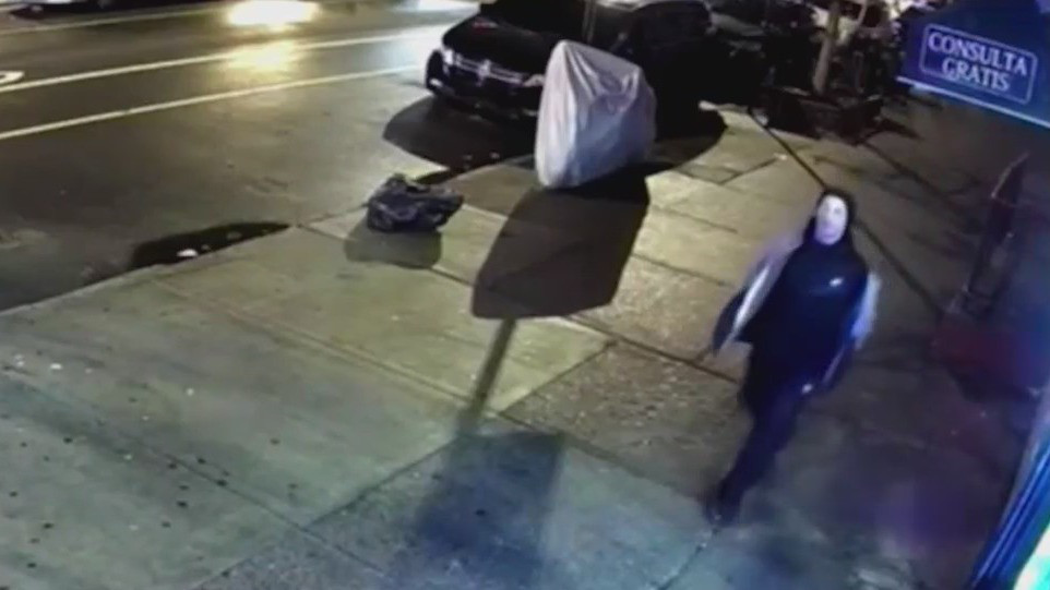 Man wanted for series of armed robberies in Brooklyn – PIX11