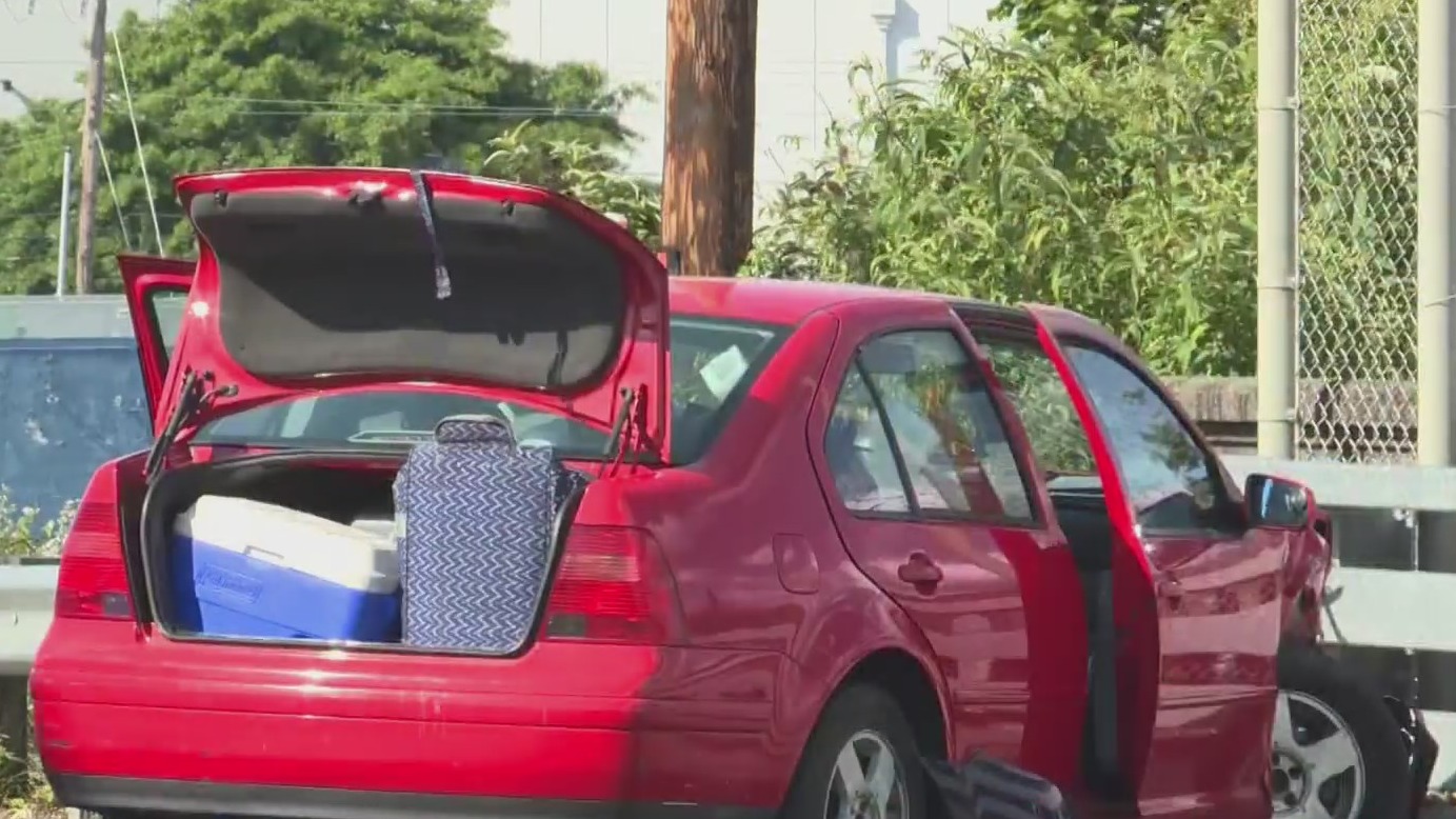 Driver crashes car, flees on foot, gets arrested in NE Portland, police ...
