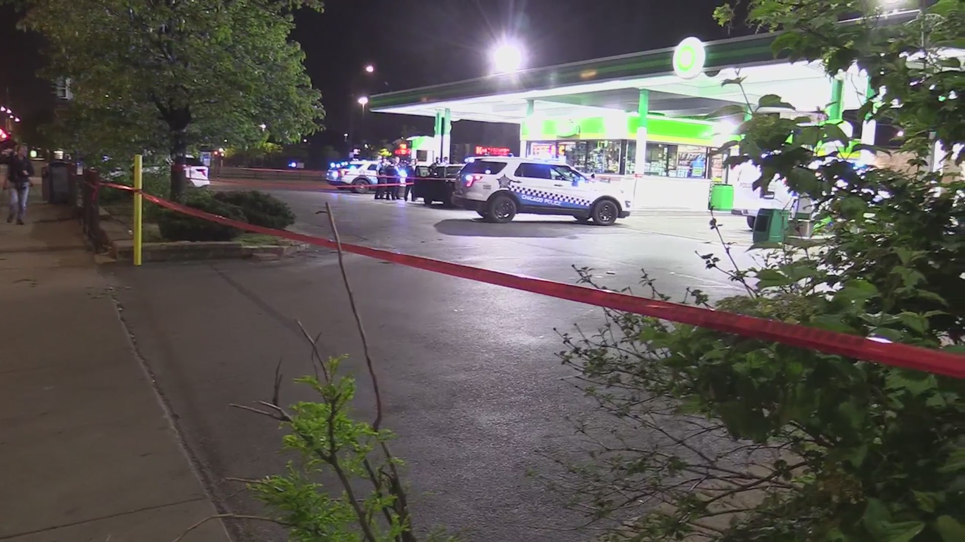 40-year-old man shot and killed in altercation at South Shore gas ...