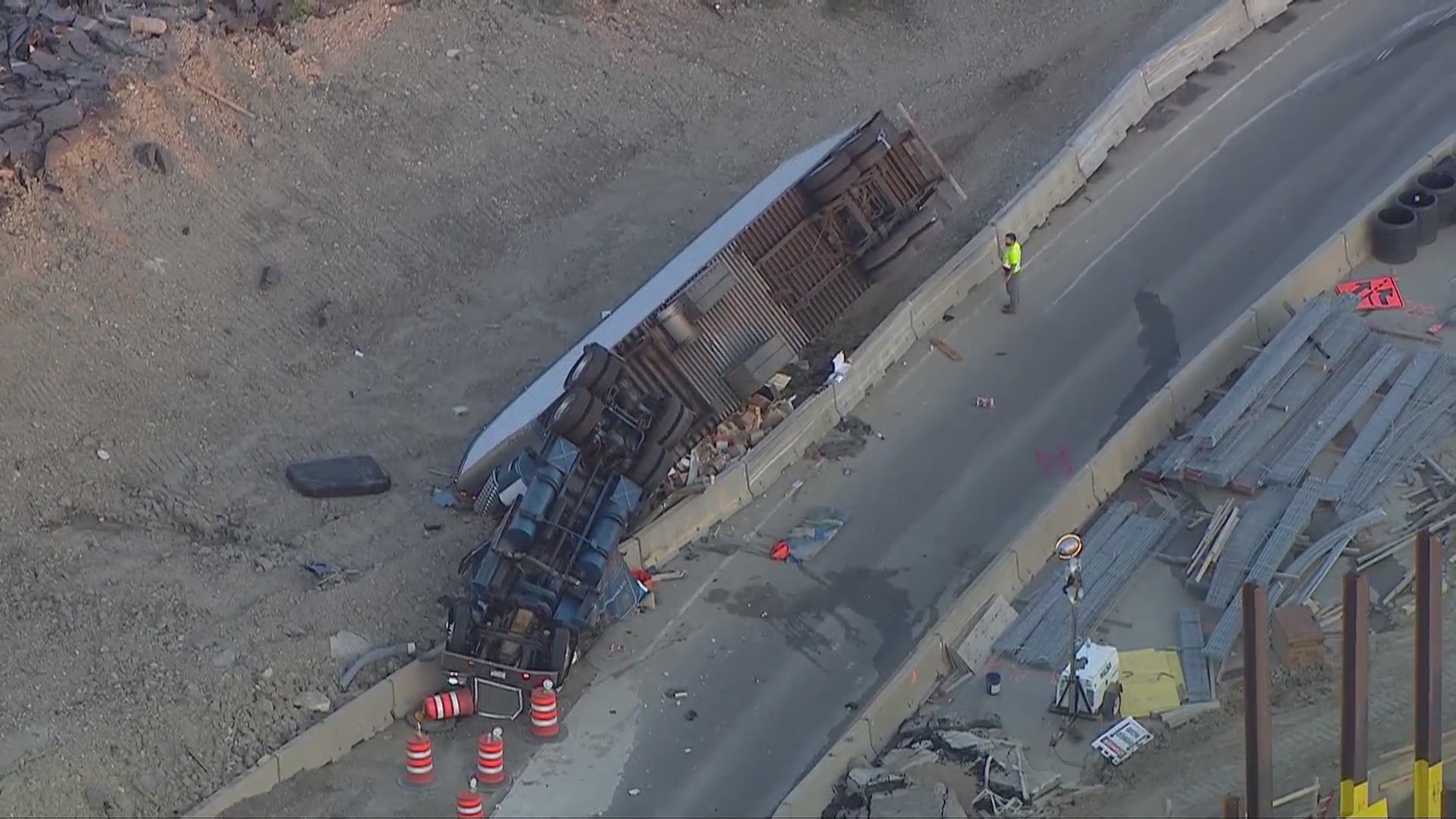Driver killed in semi-truck rollover crash on SB Tri-State Tollway – WGN-TV