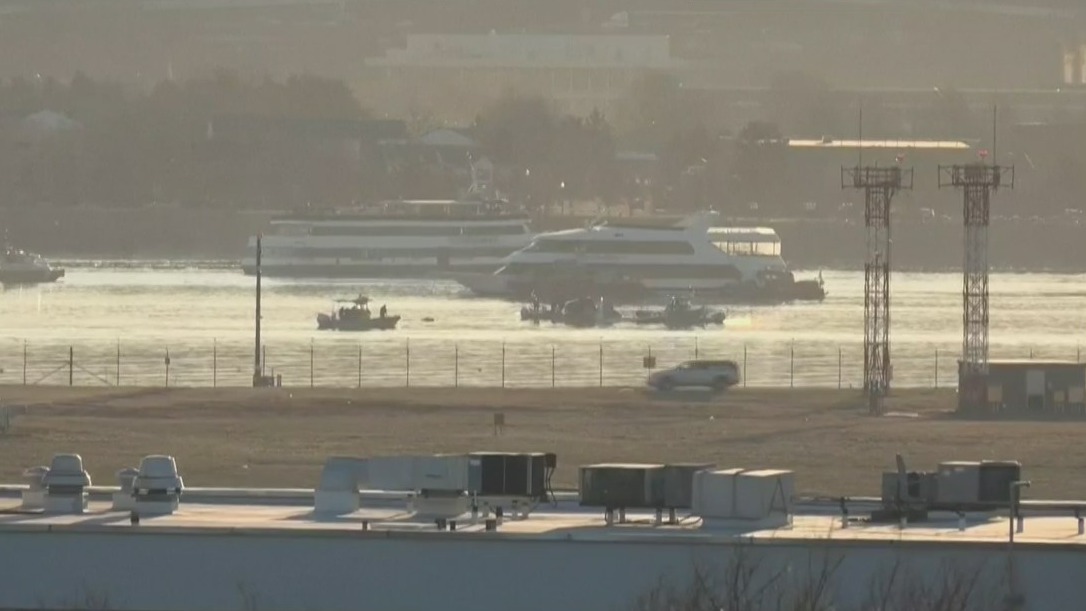 28 bodies recovered, no survivors expected in DC plane crash | Morning ...